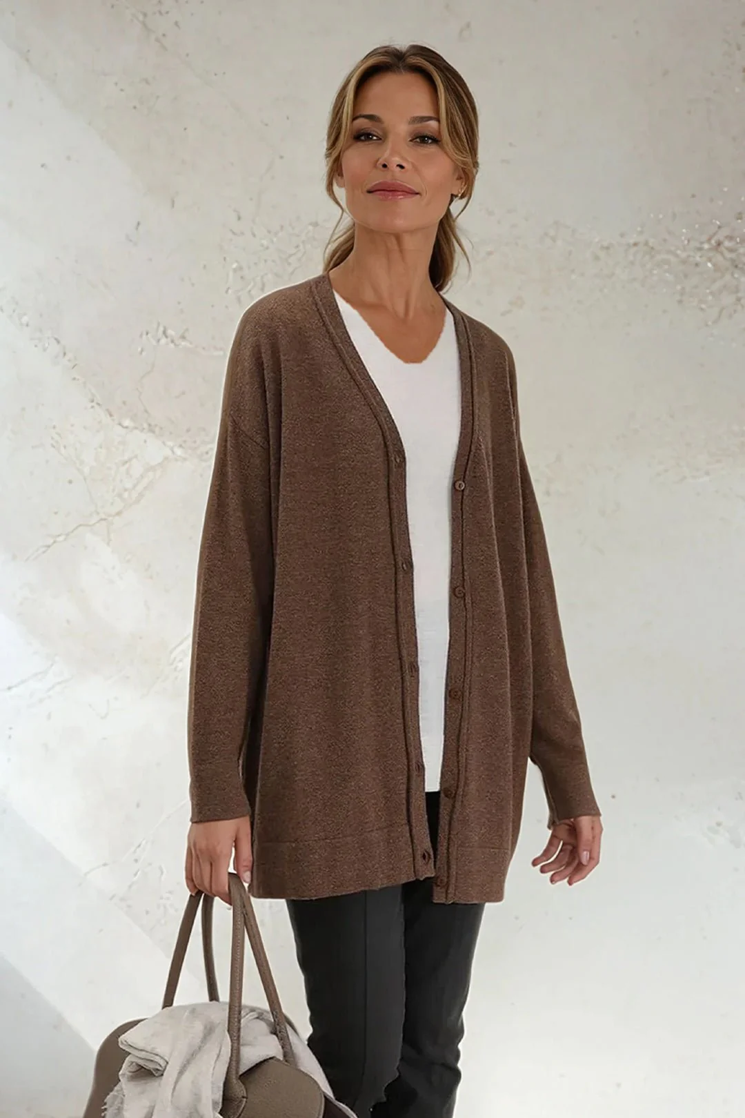 AMICO BOYFRIEND V NECK IN FINE ITALIAN MERINO - Image 10