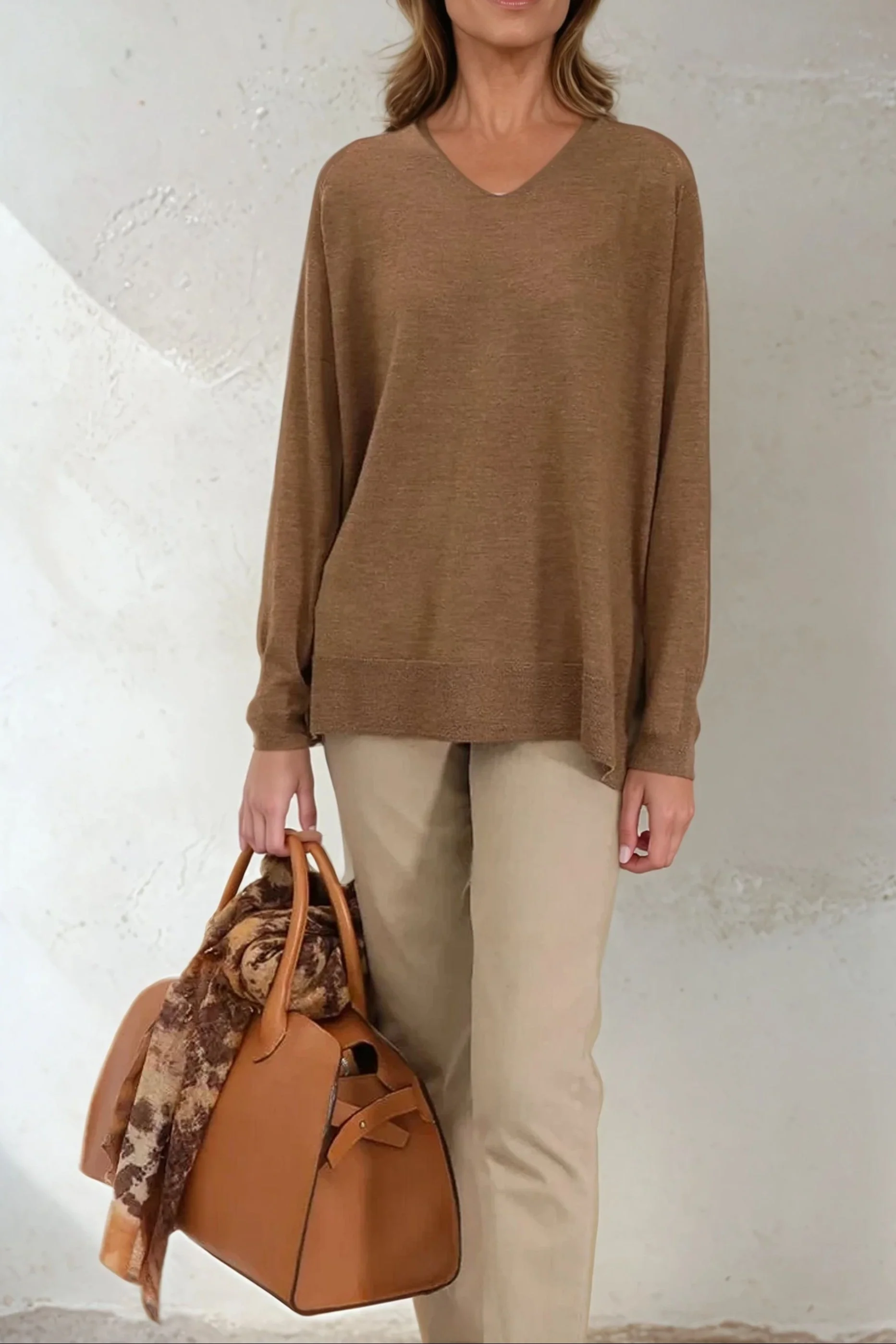 AMICO BOYFRIEND V NECK IN FINE ITALIAN MERINO - Image 12