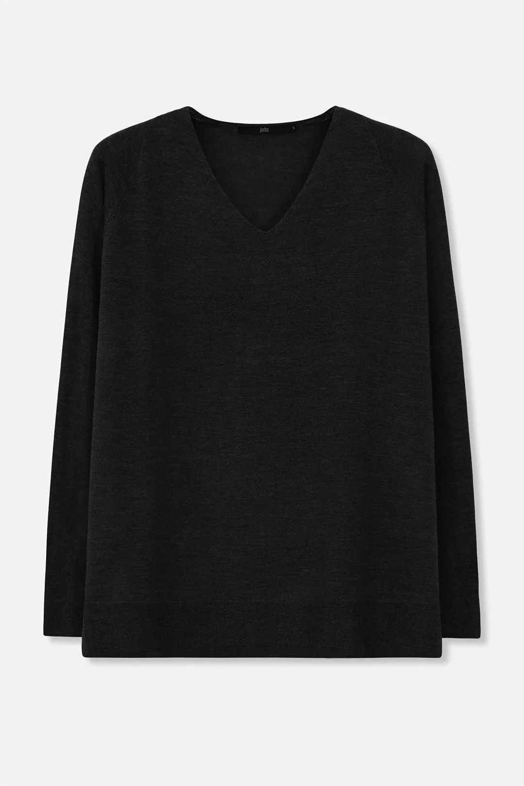 AMICO BOYFRIEND V NECK IN FINE ITALIAN MERINO - Image 15