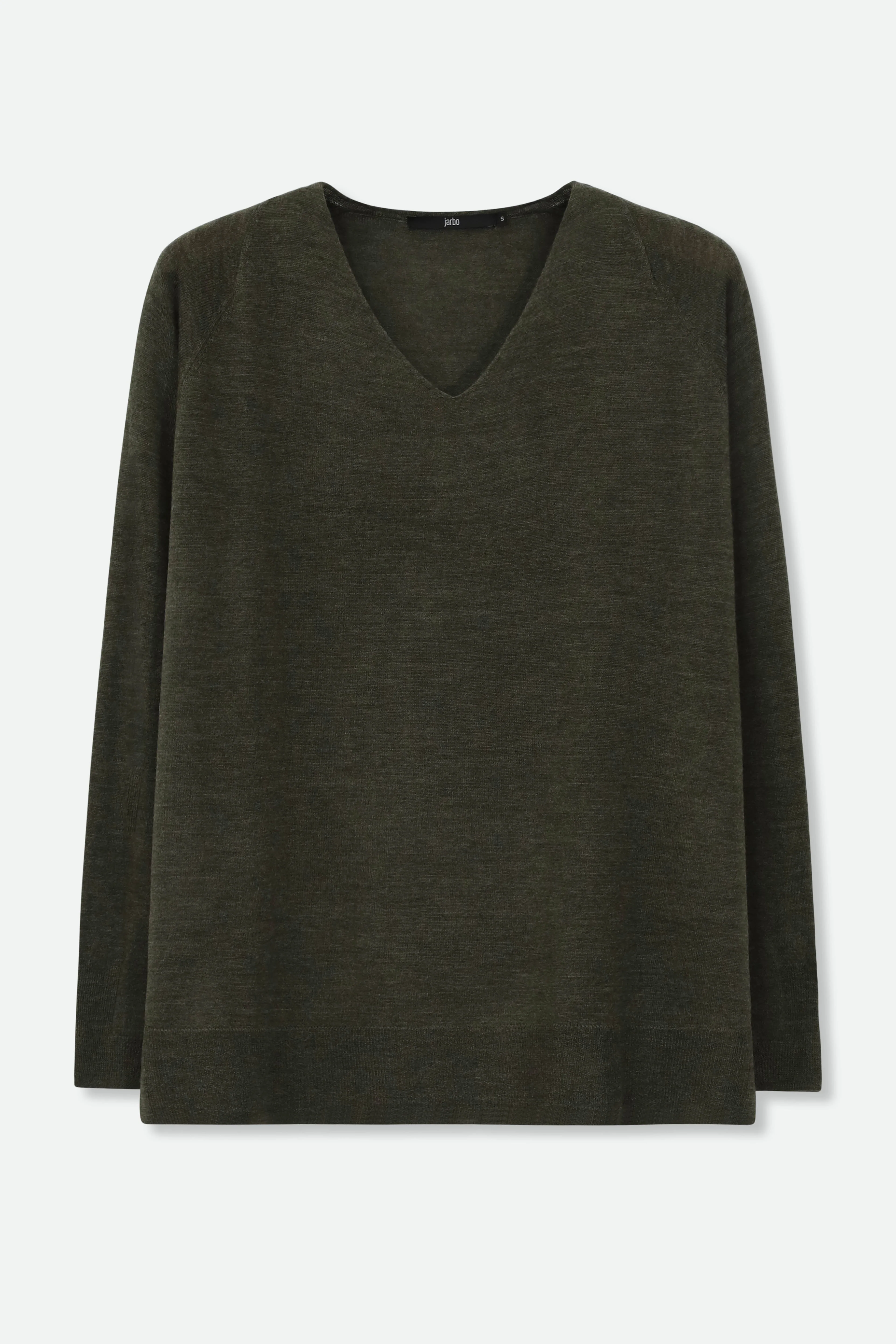 AMICO BOYFRIEND V NECK IN FINE ITALIAN MERINO - Image 6