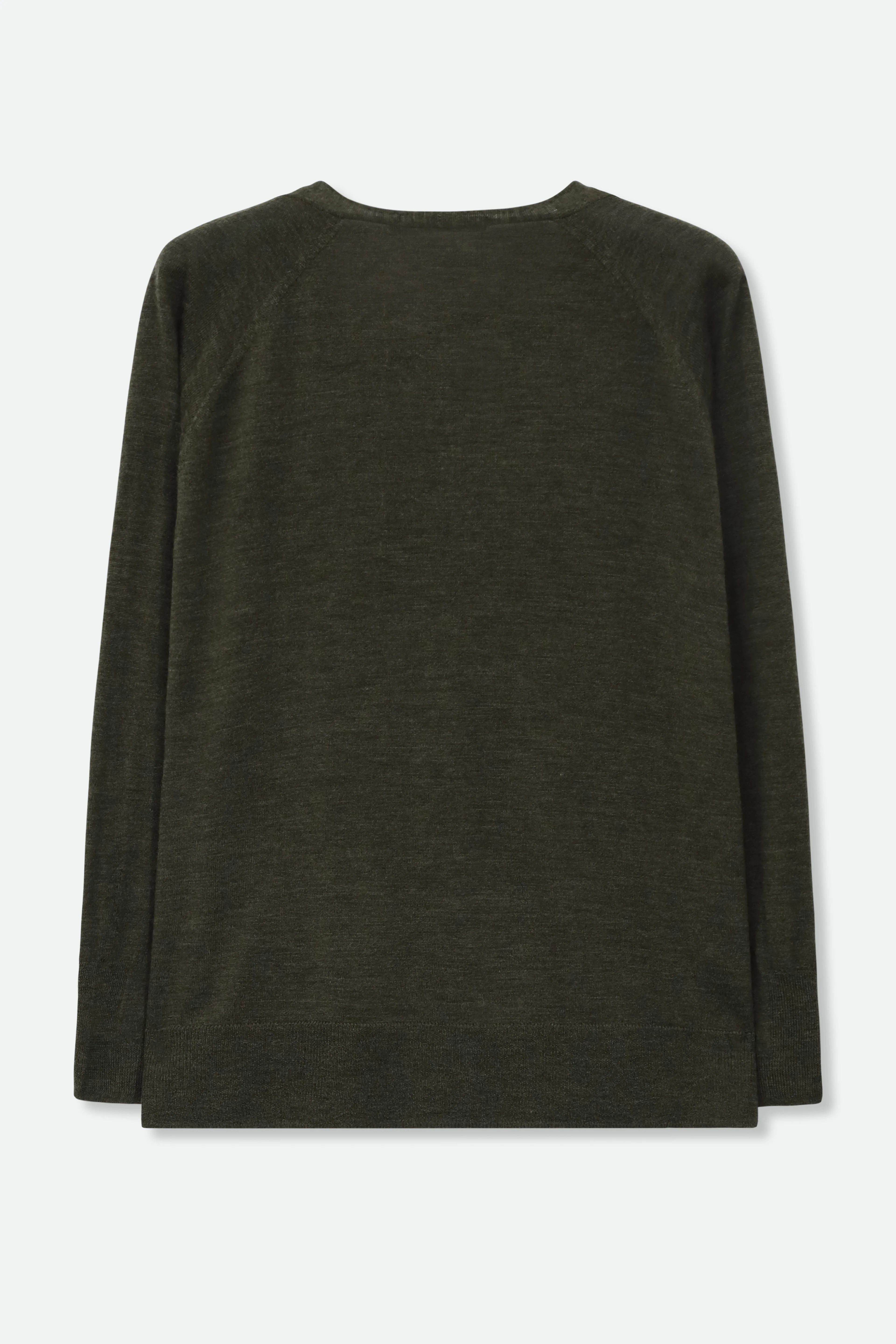 AMICO BOYFRIEND V NECK IN FINE ITALIAN MERINO - Image 8