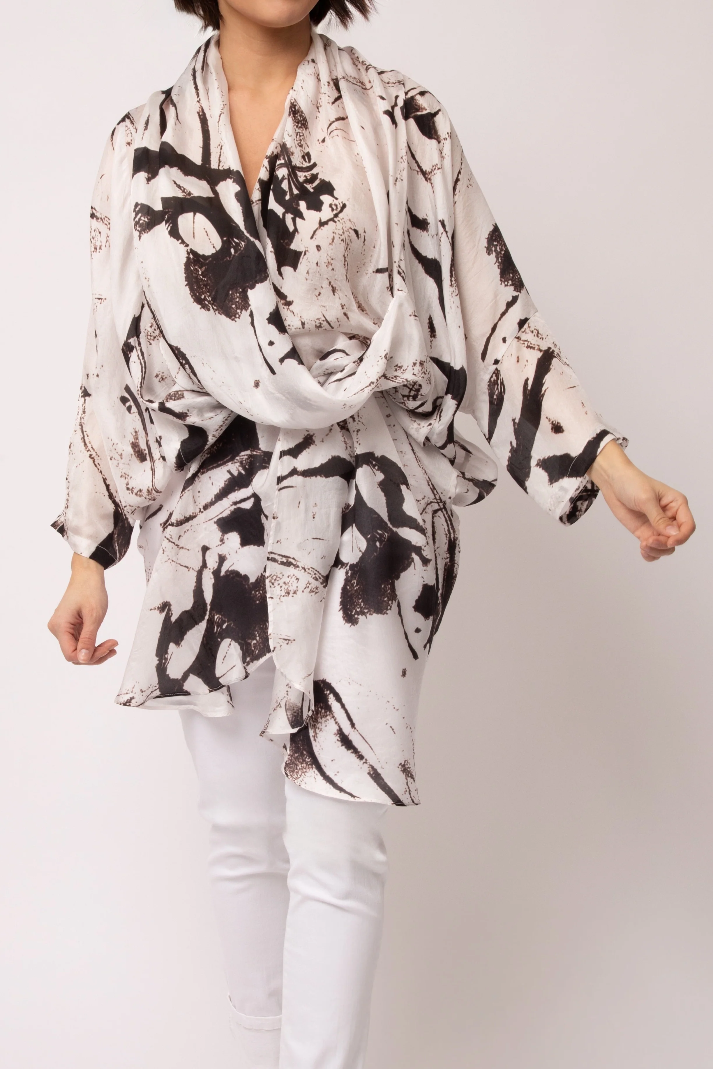 ATHENA CAPE WRAP IN SILK VOILE IN TRACE OF SPRING - Image 7