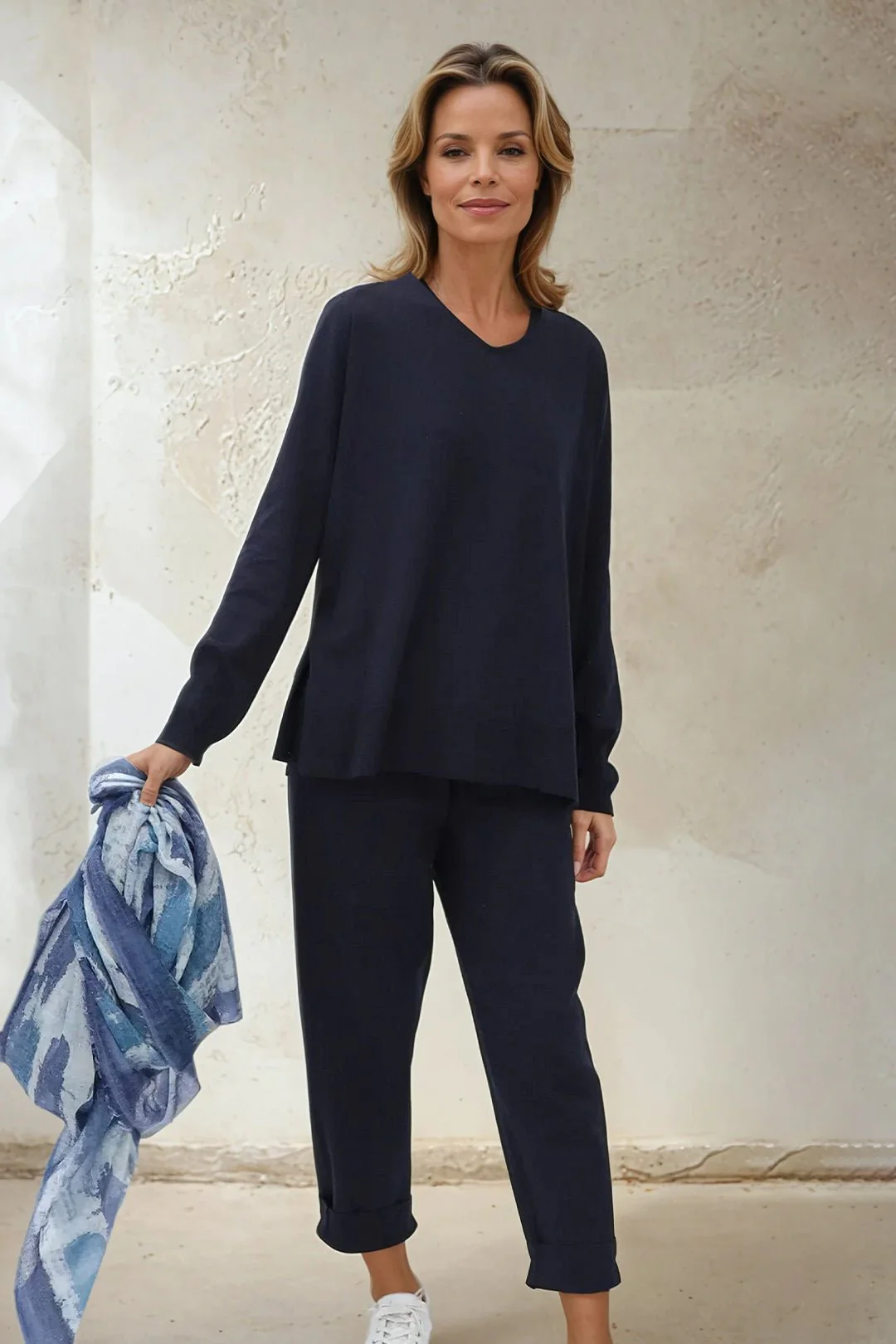 LIMITED EDITION AVERY V NECK TUNIC IN DOUBLE KNIT PIMA COTTON - Image 9