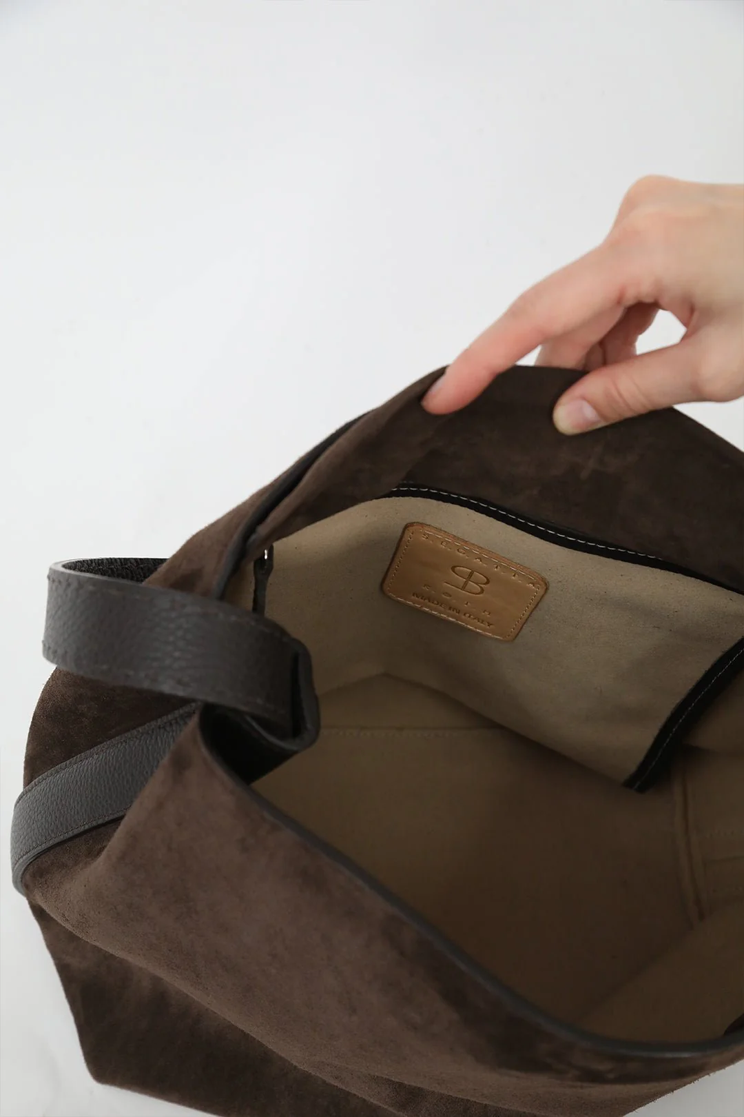 BEAU BAG IN ITALIAN MOCHA SUEDE - Image 5