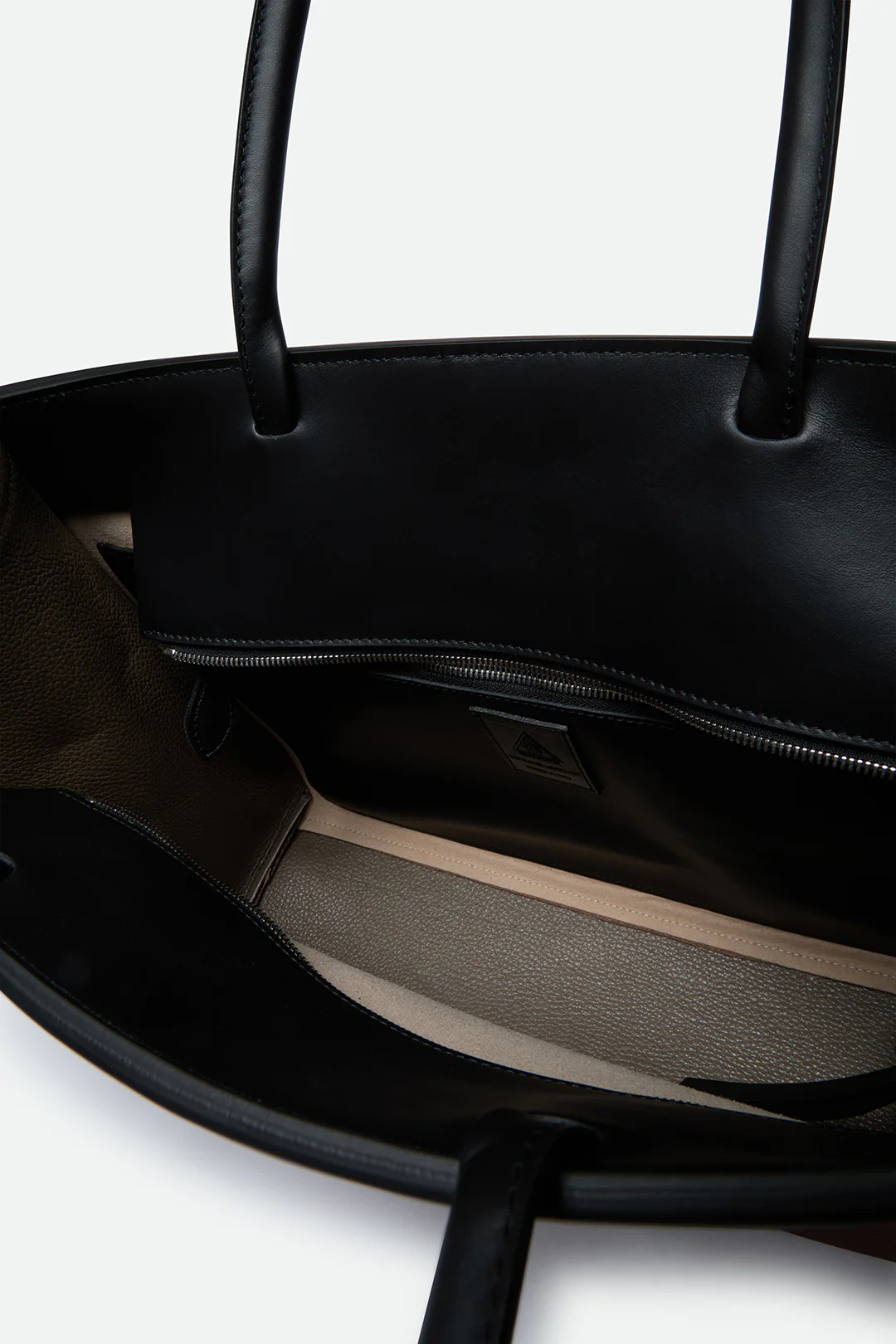 BETTONA 16" IN ITALIAN LEATHER MAPLE - Image 4