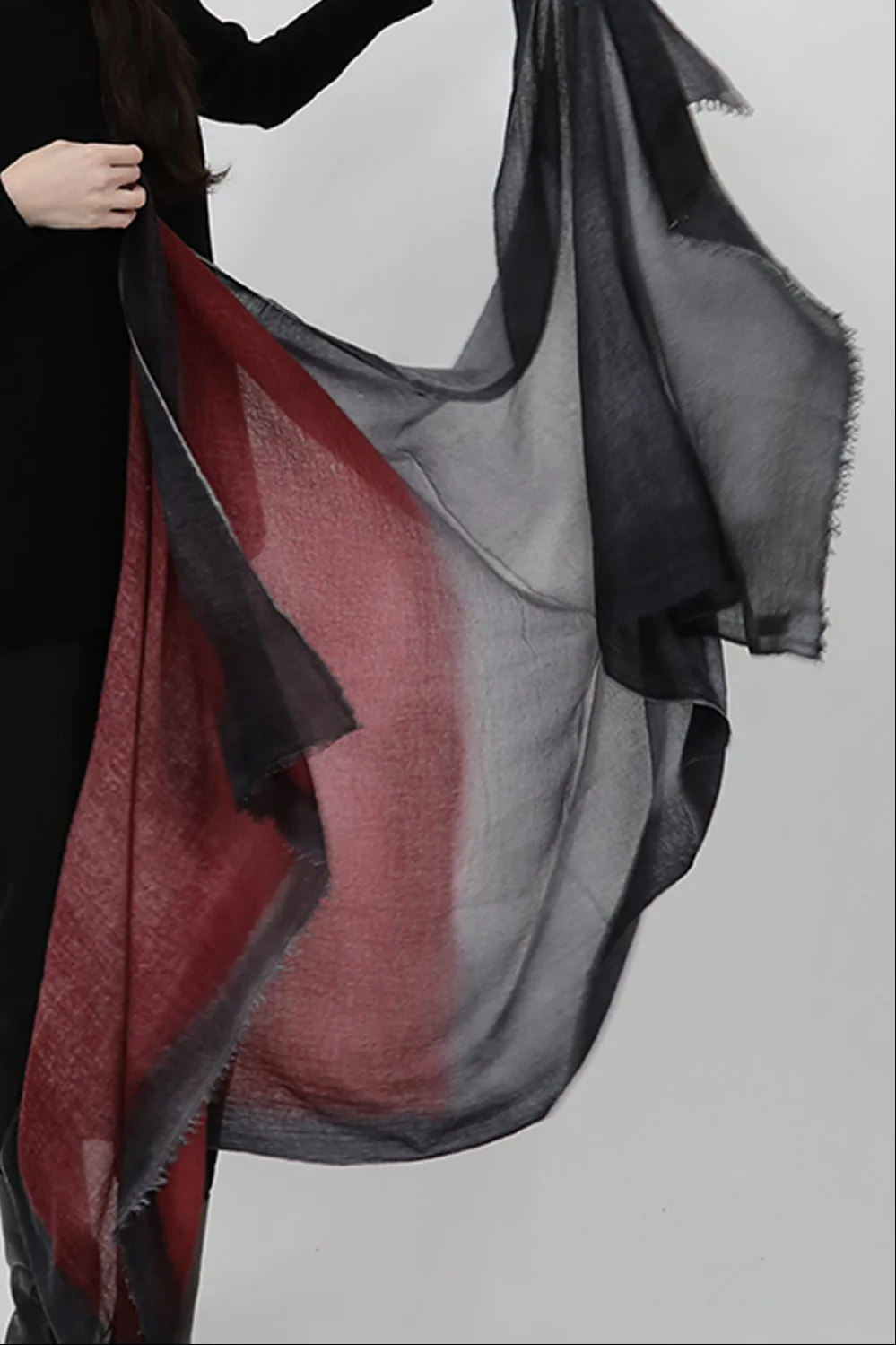 BORDEAUX CHARCOAL SCARF IN HAND DYED CASHMERE