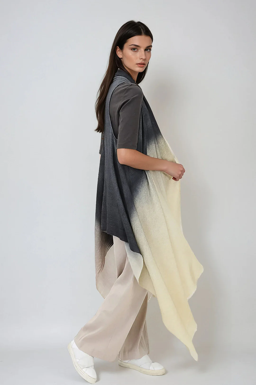 BREZZA CARDI IN LUNAR NIGHT