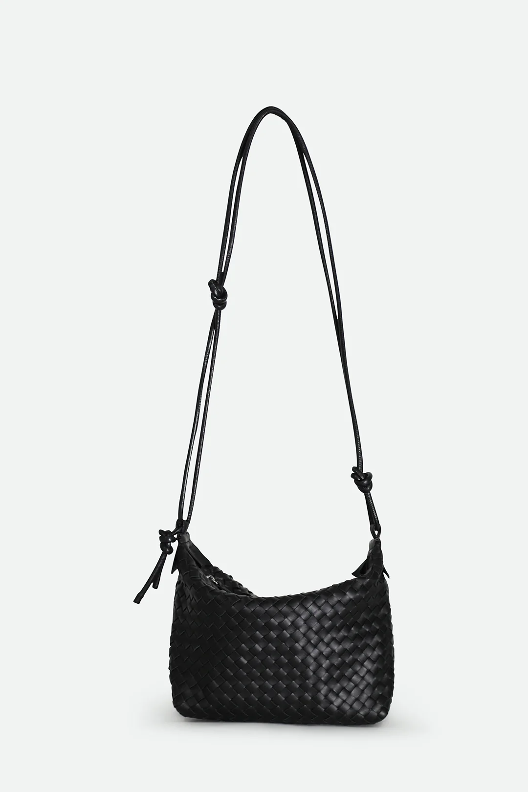 BRIATA BAG IN WOVEN LEATHER BLACK