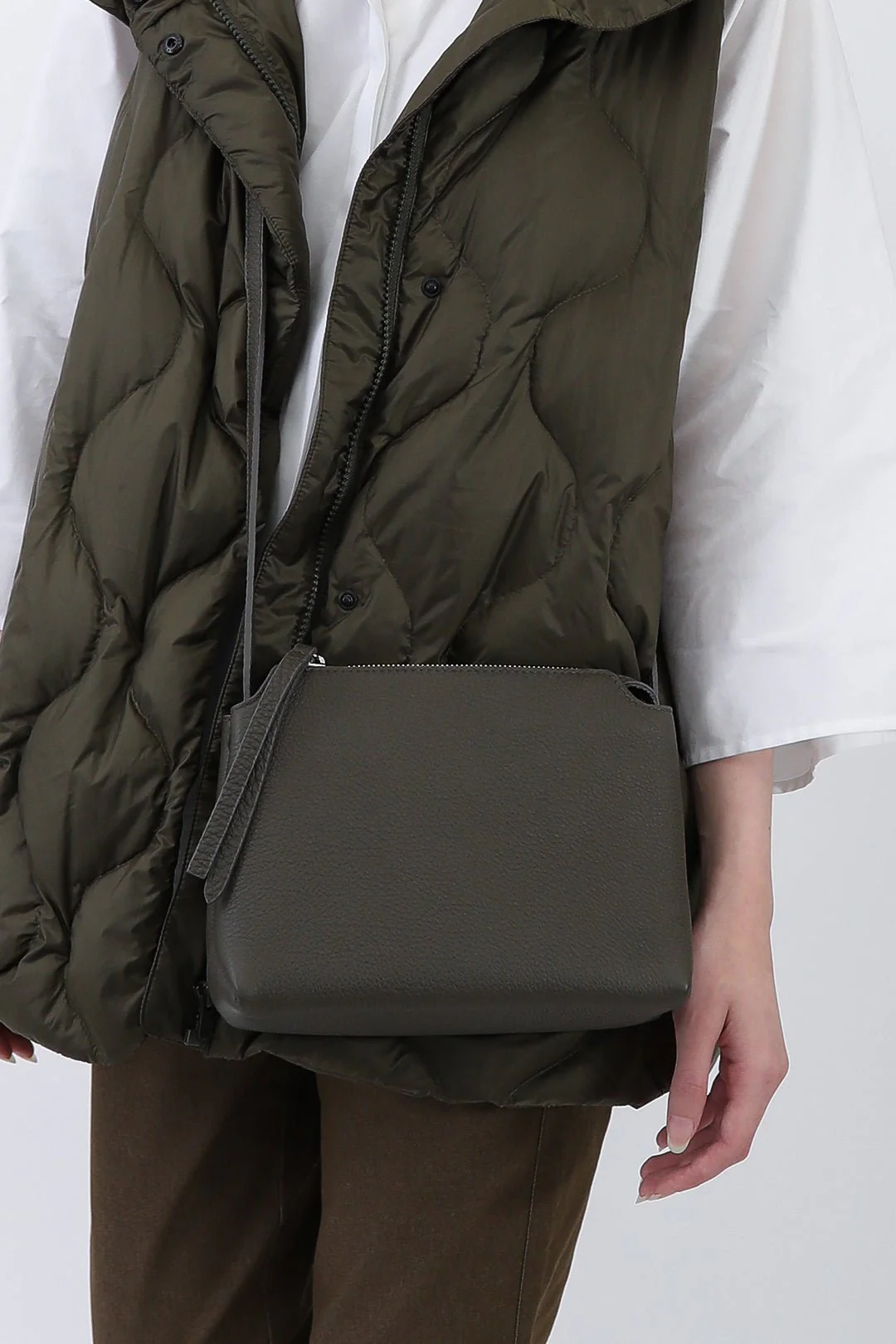 BRIDGET ITALIAN LEATHER CROSSBODY BAG IN OLIVE - Image 2