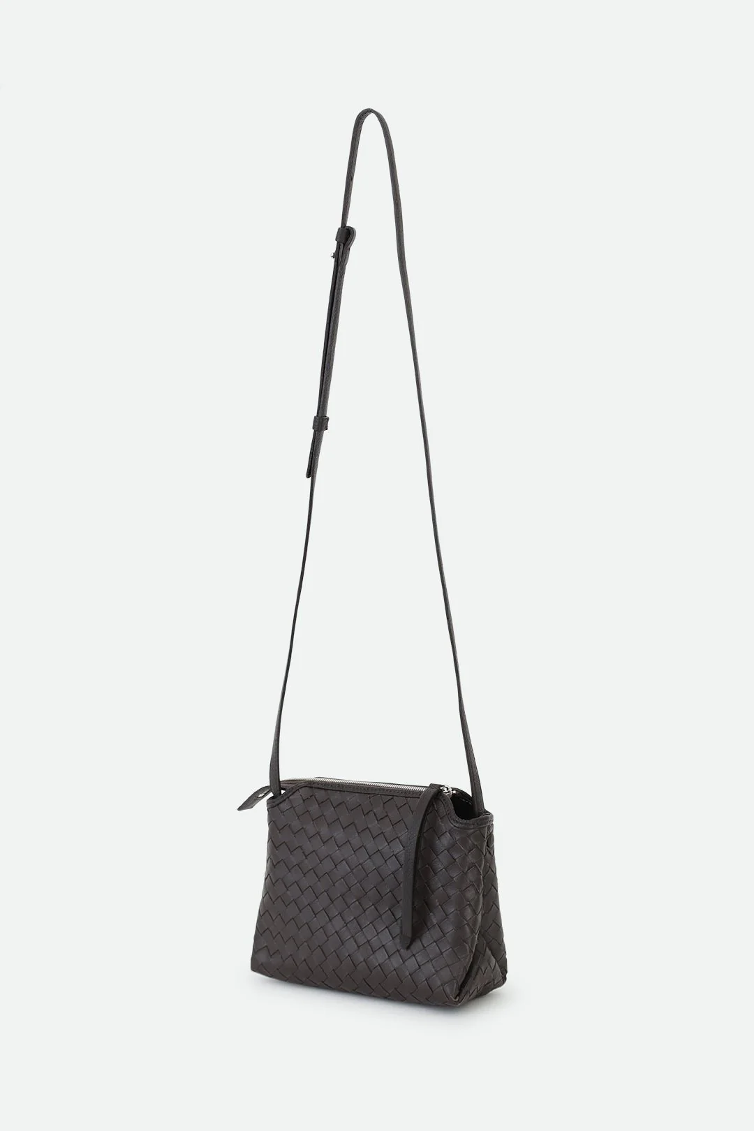 BRIDGET ITALIAN WOVEN CROSSBODY BAG IN BROWN - Image 3