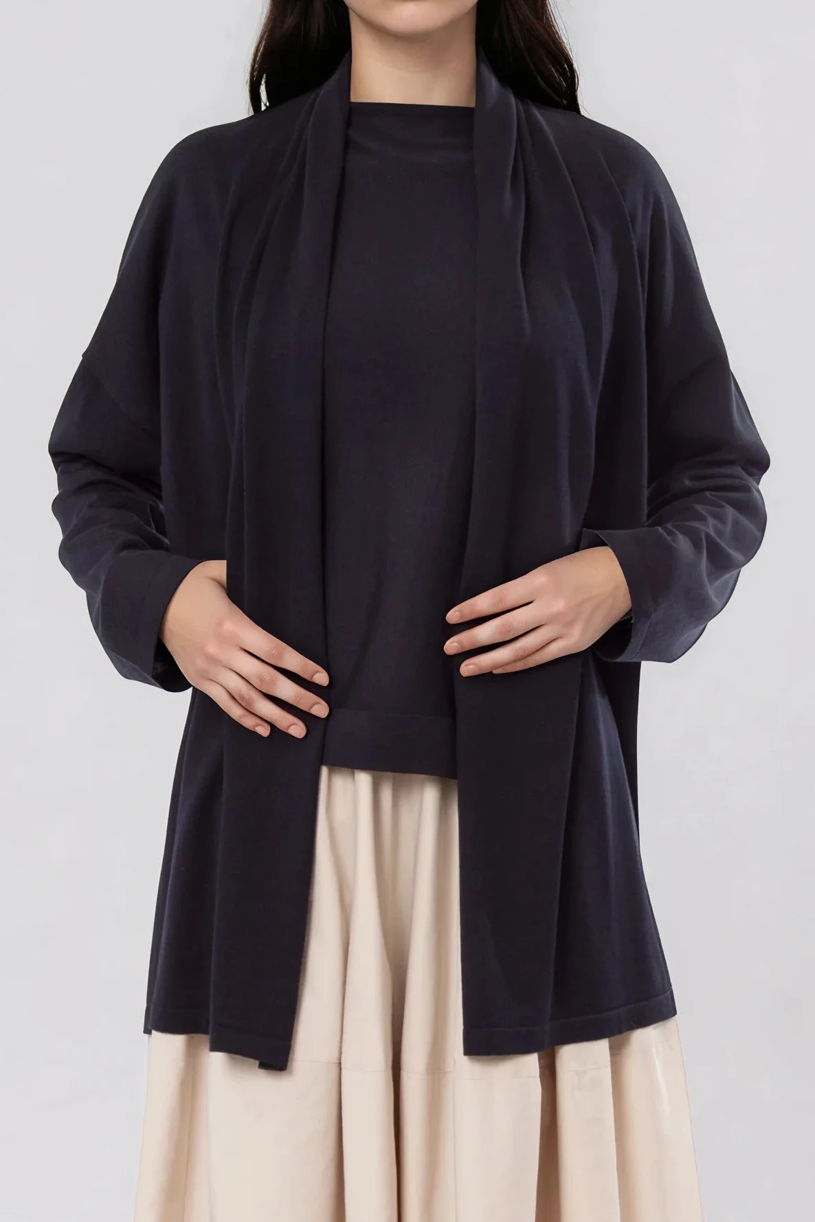 CADE SHAWL CARDIGAN IN FINE GAUGE ITALIAN SILK COTTON - Image 10