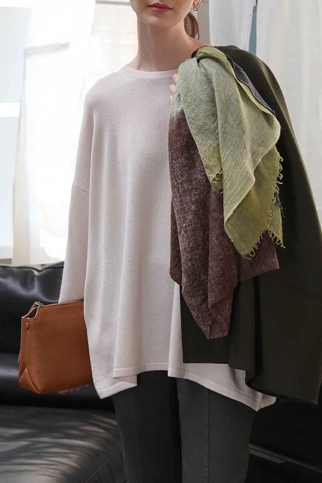 CARDAMOM SCARF IN HAND DYED CASHMERE - Image 2