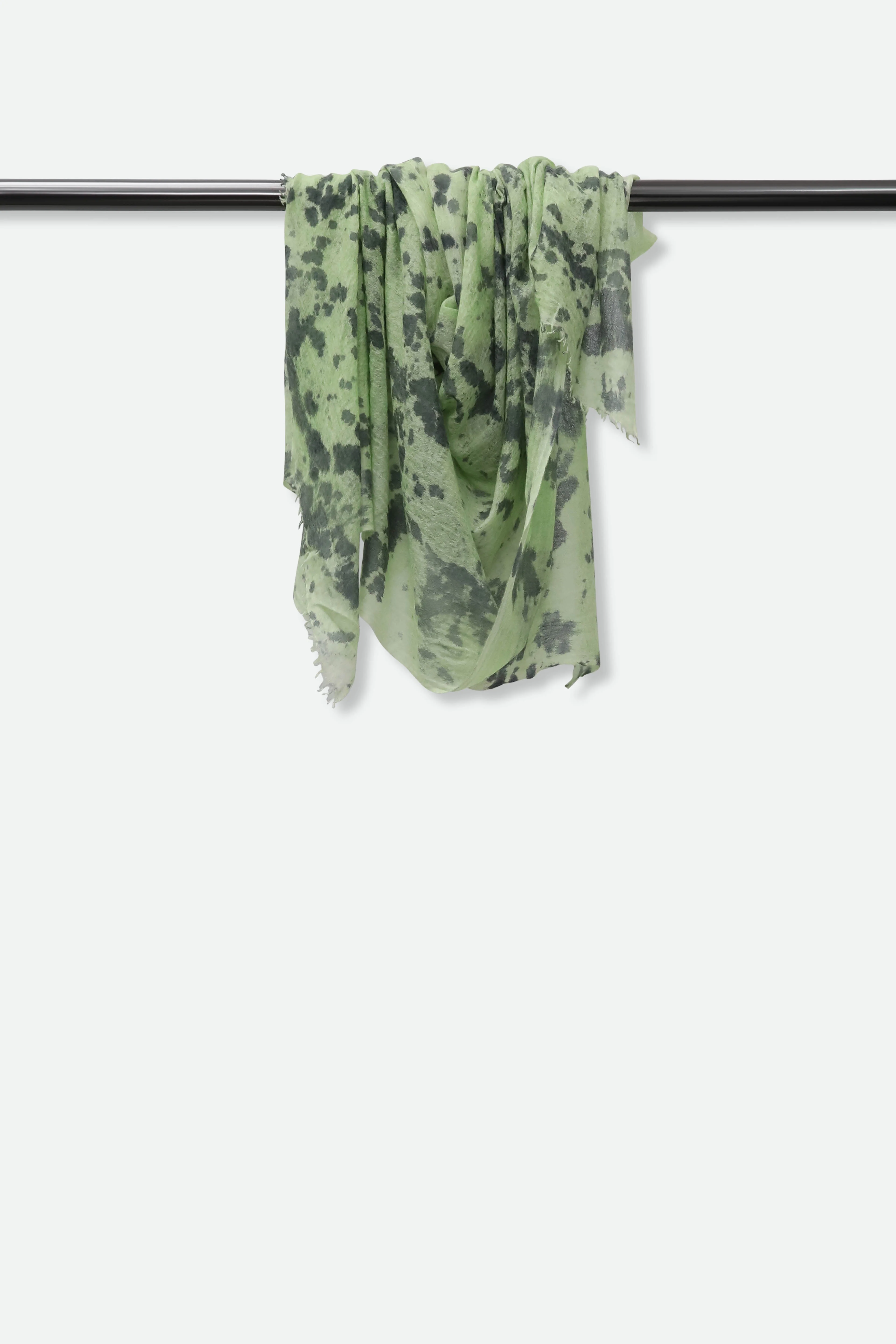 SHAMROCK SCARF IN HAND DYED CASHMERE - Image 2