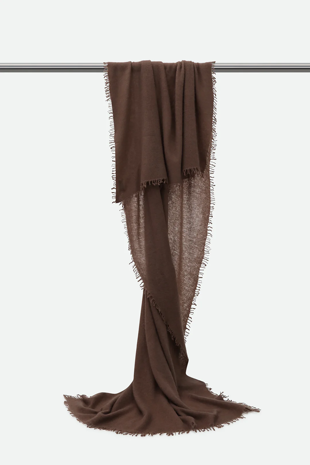 ÉLAN SCARF IN CASHMERE PECAN - Image 2