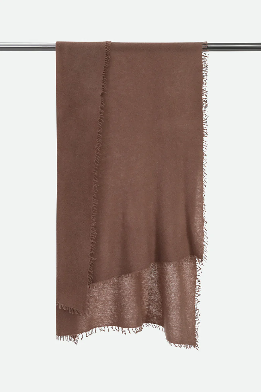 ÉLAN SCARF IN CASHMERE PECAN - Image 3
