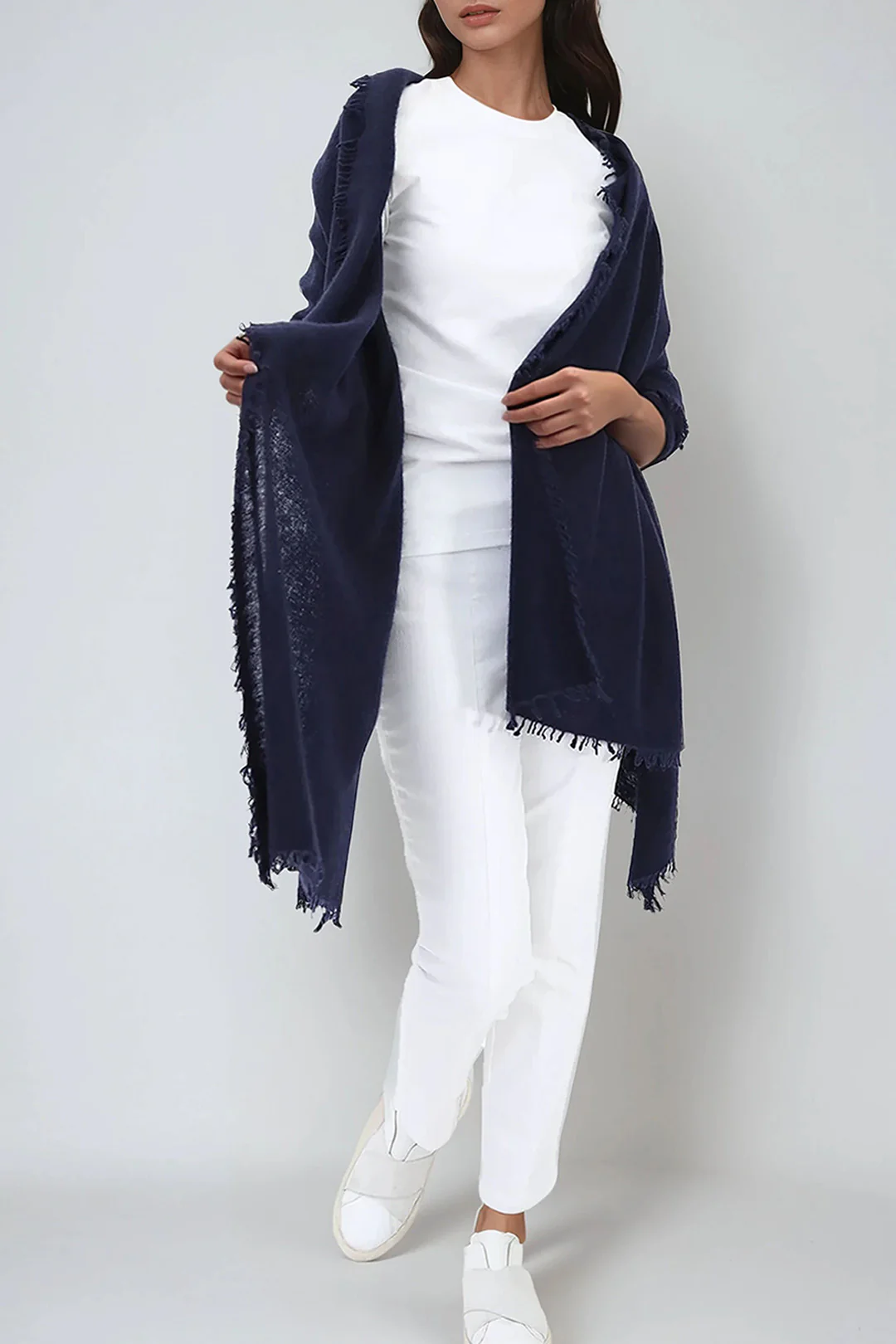 ÉLAN SCARF IN CASHMERE DARK NAVY