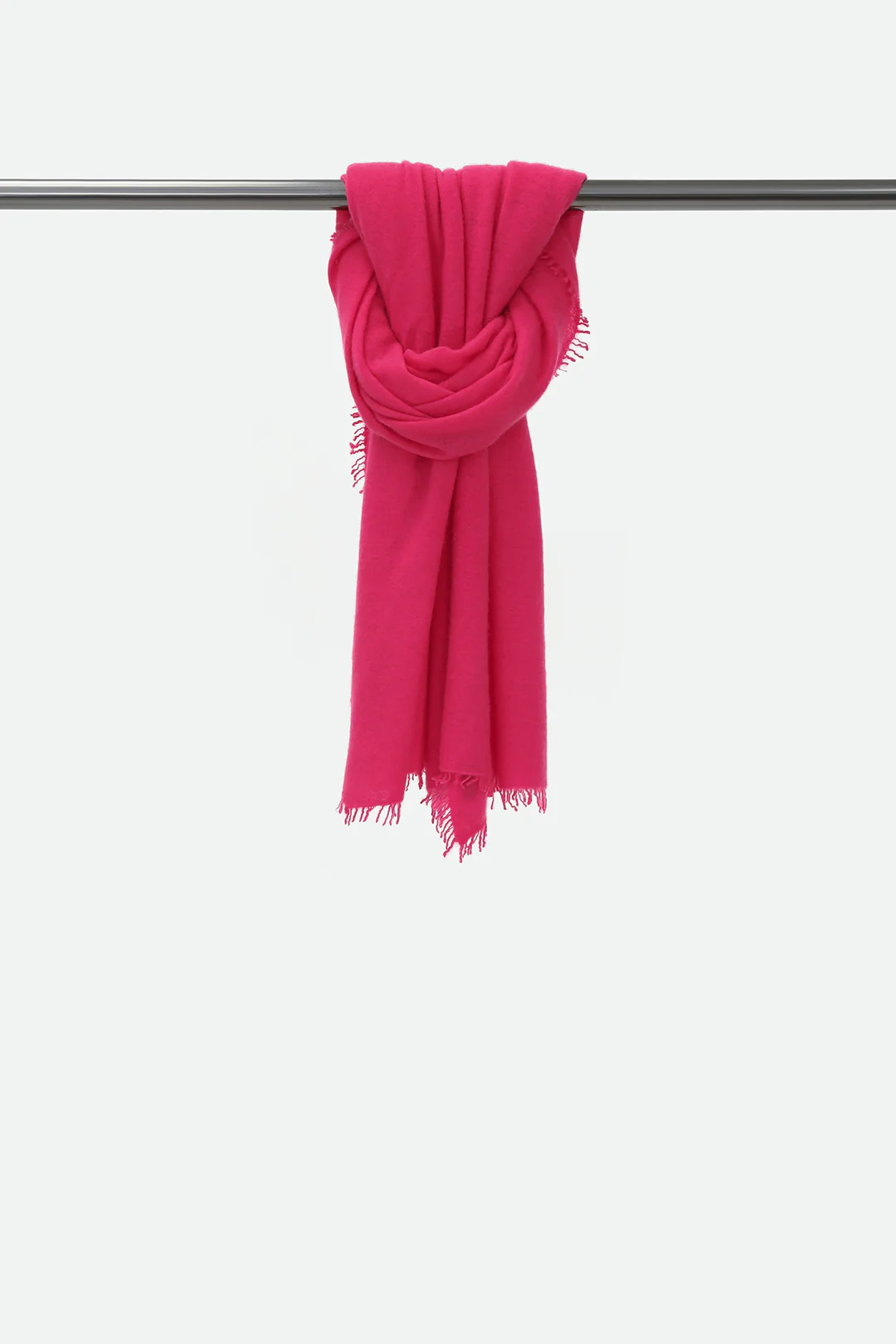 ÉLAN SCARF IN CASHMERE RASPBERRY - Image 3