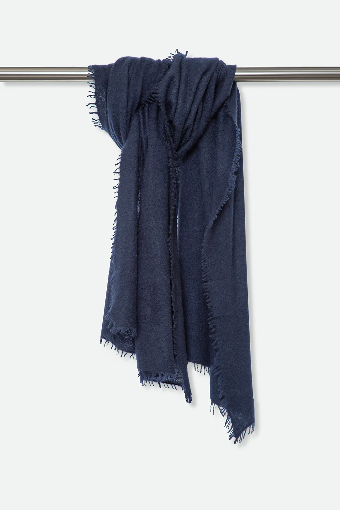 ÉLAN SCARF IN CASHMERE NAVY - Image 4