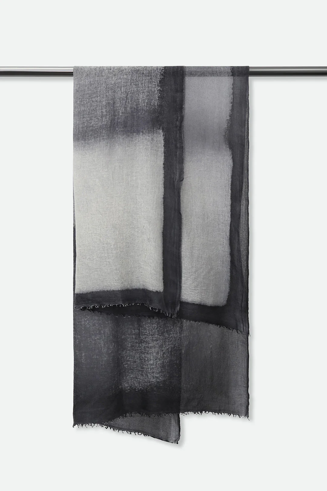 CHARCOAL SCARF IN HAND DYED CASHMERE - Image 2