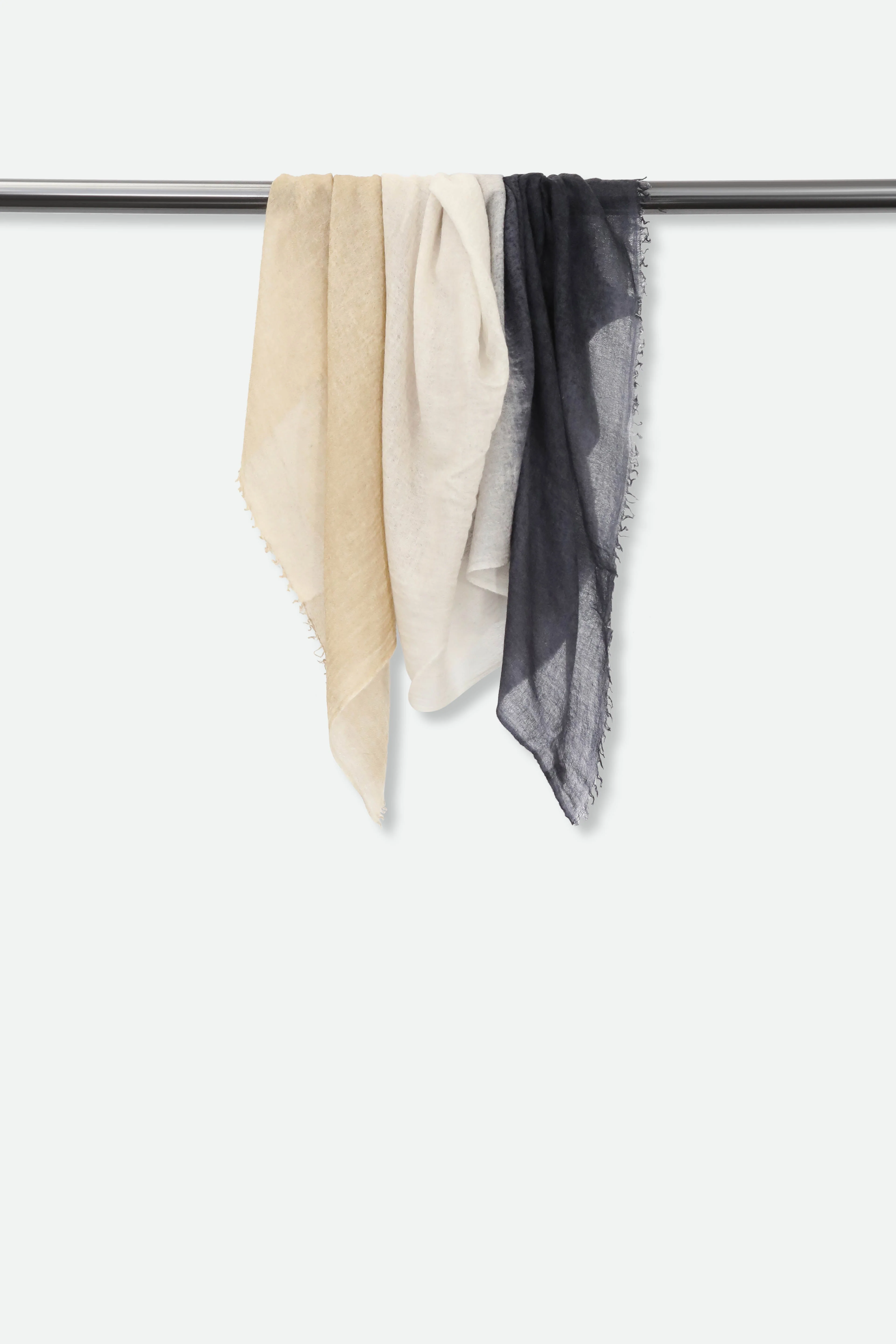 ISCHIA PEPPER SCARF IN HAND DYED CASHMERE - Image 3