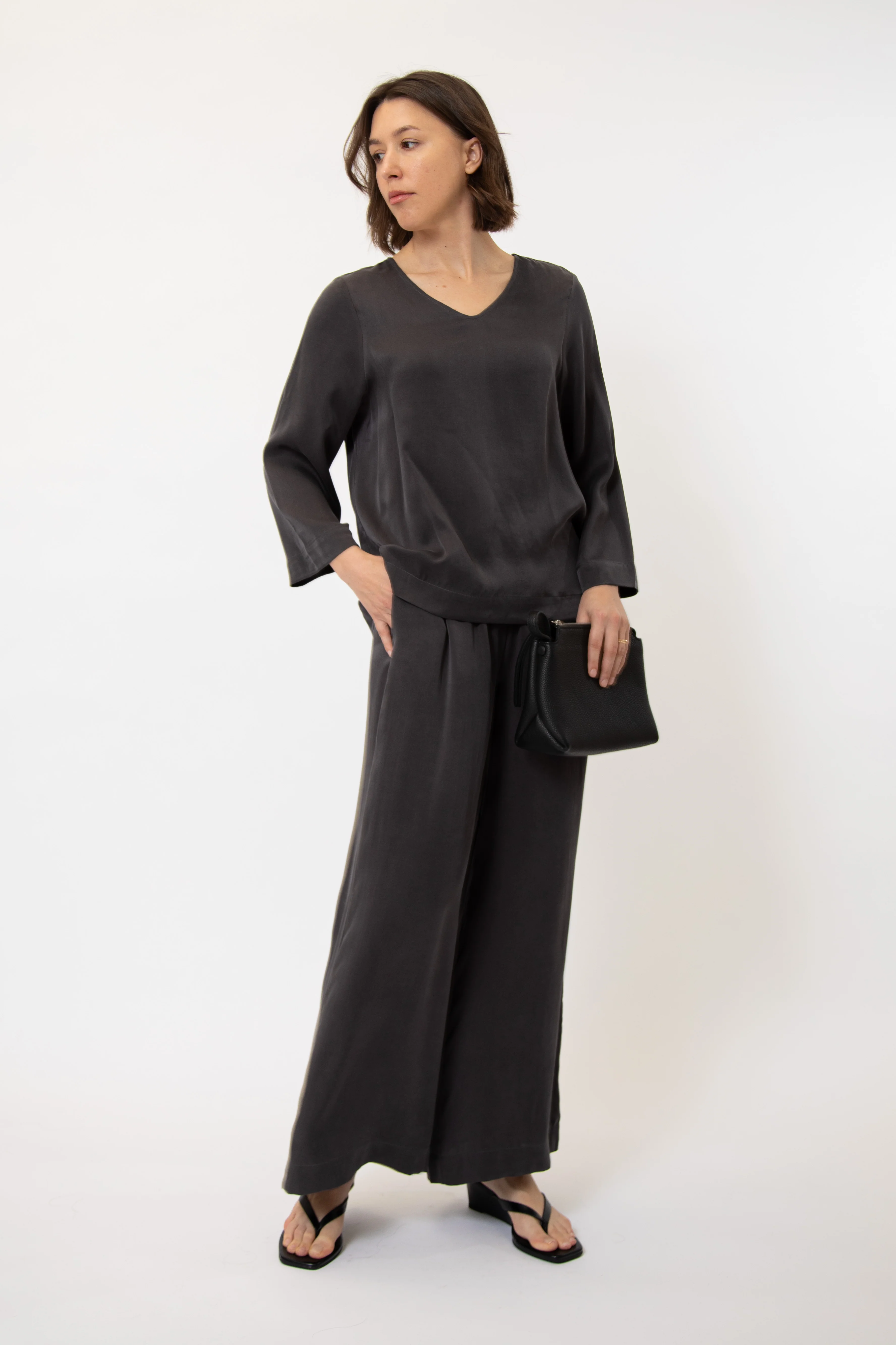 INES V-NECK TUNIC IN GARMENT DYED SILK CHARMEUSE - Image 3