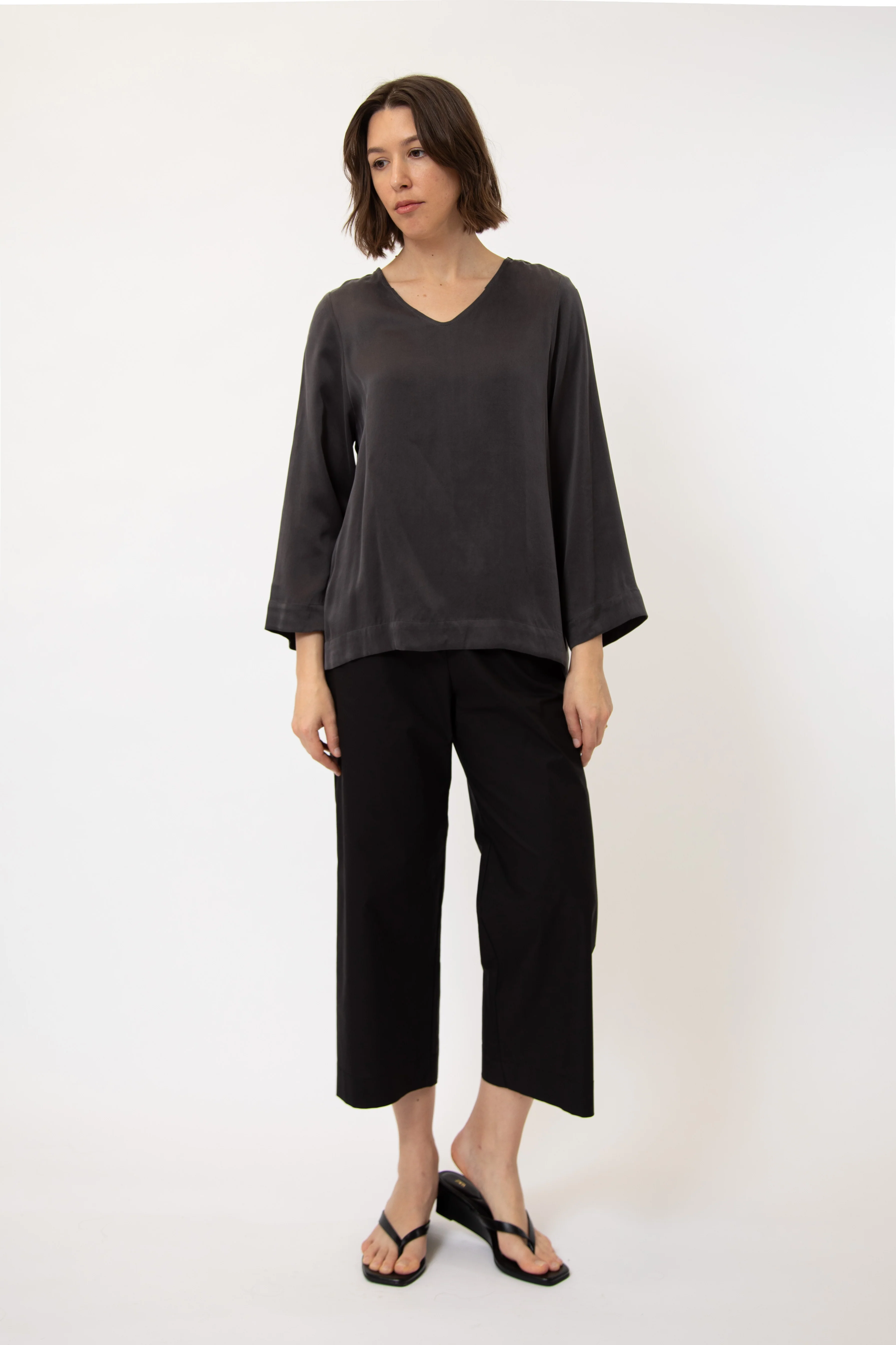 INES V-NECK TUNIC IN GARMENT DYED SILK CHARMEUSE - Image 5
