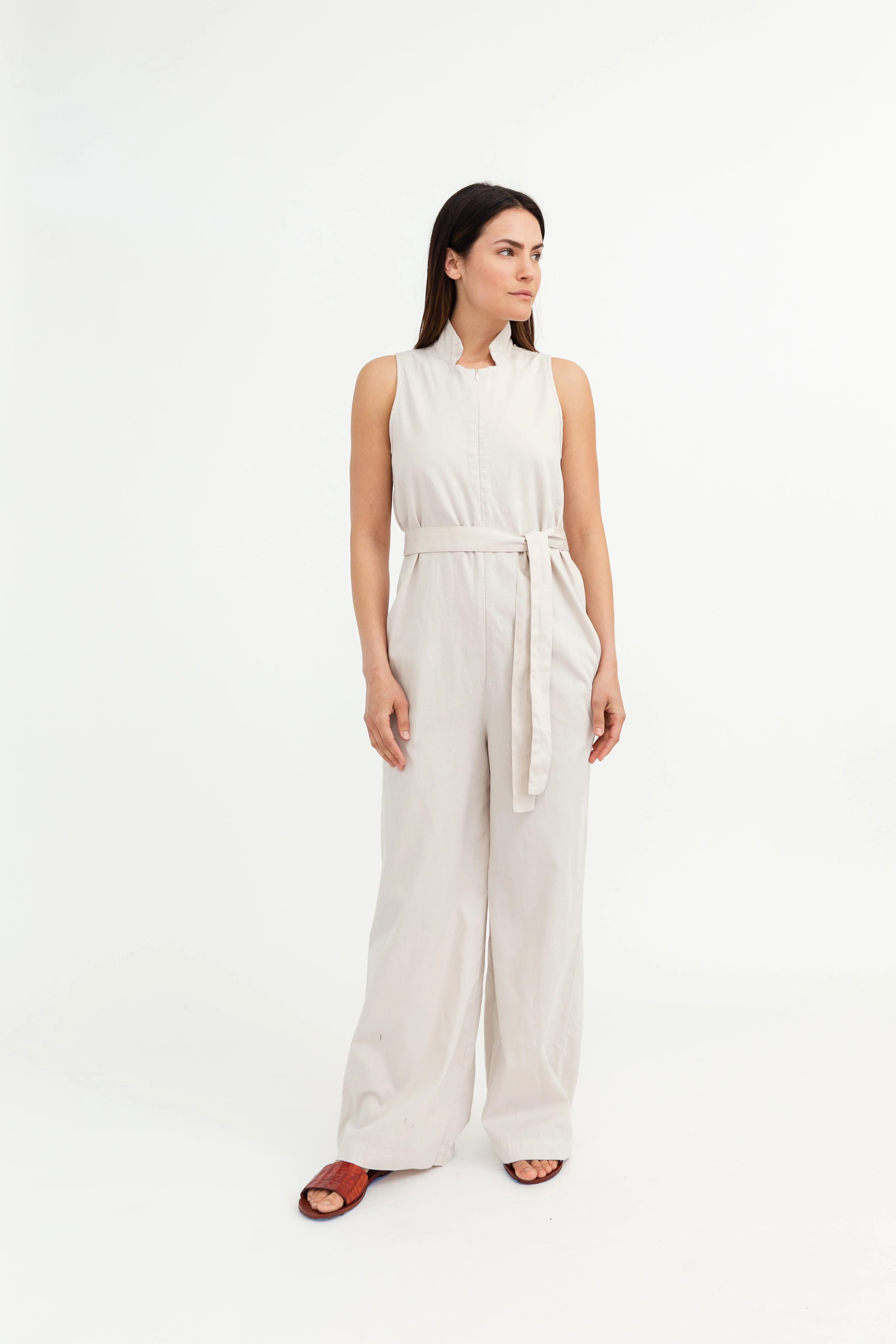 ZOLA HIGH COLLAR SLEEVELESS JUMPSUIT IN SOFT COTTON - Image 4