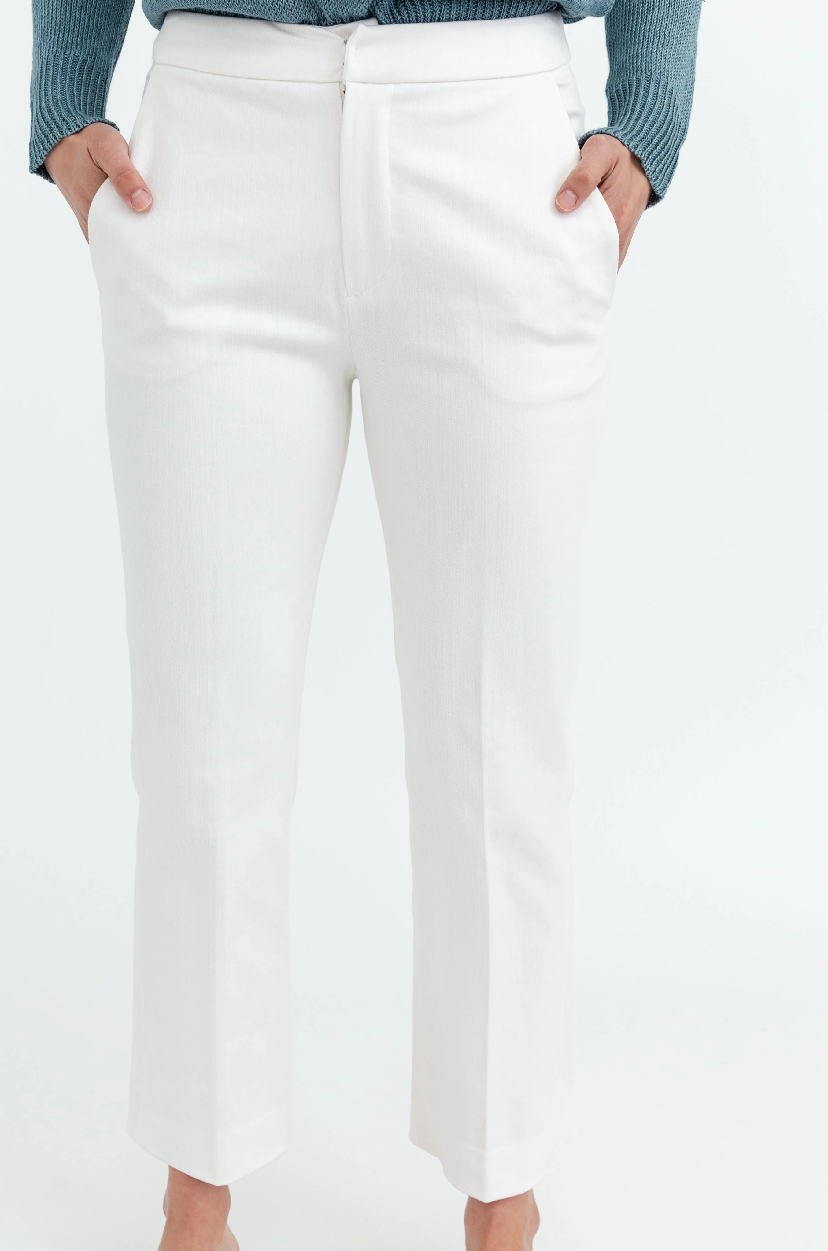 FLARE CROP-LENGTH TROUSER IN STRETCH COTTON DENIM - Image 3