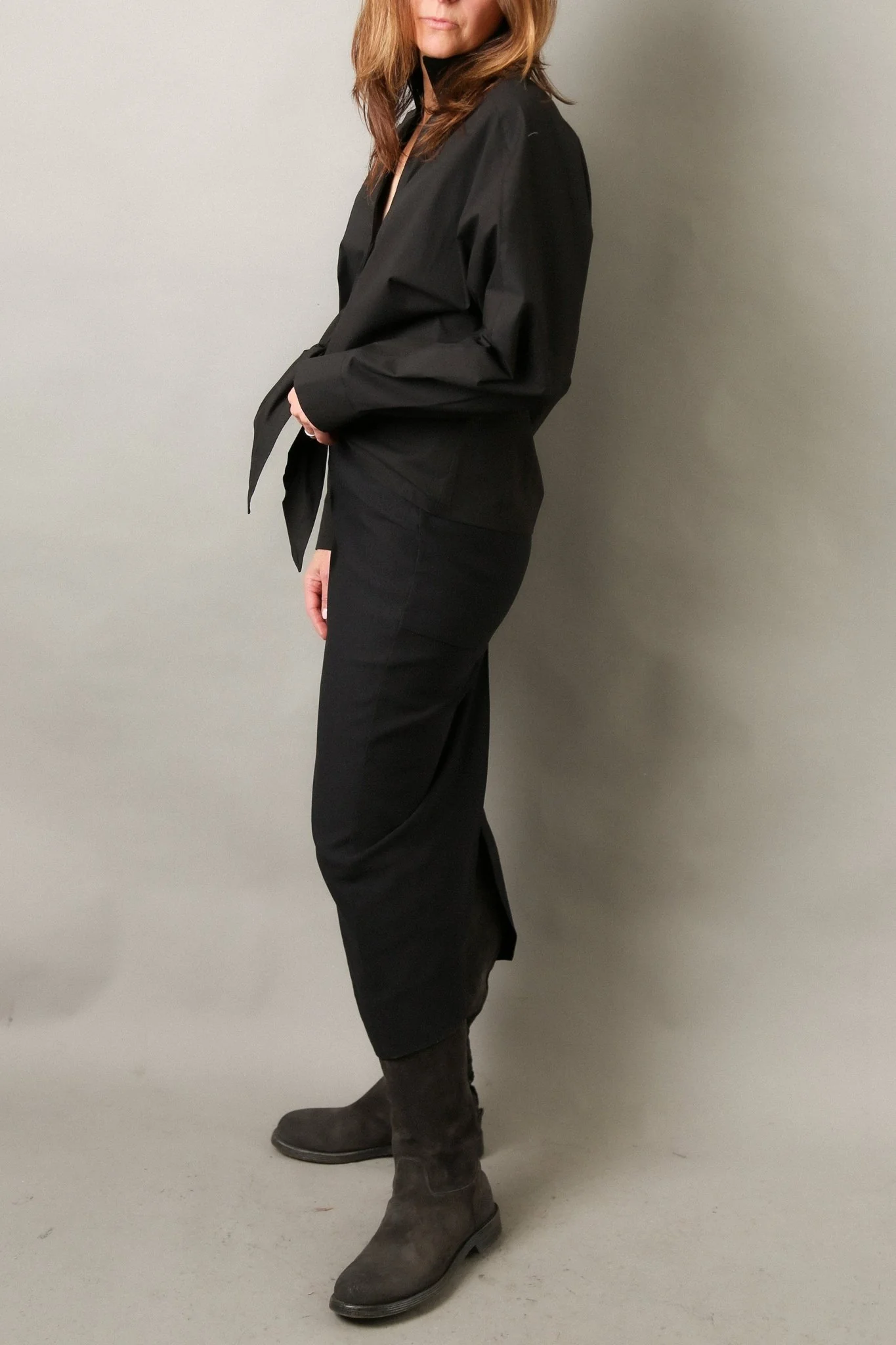 SONYA KICK PLEAT SKIRT IN TECHNICAL STRETCH - Image 4