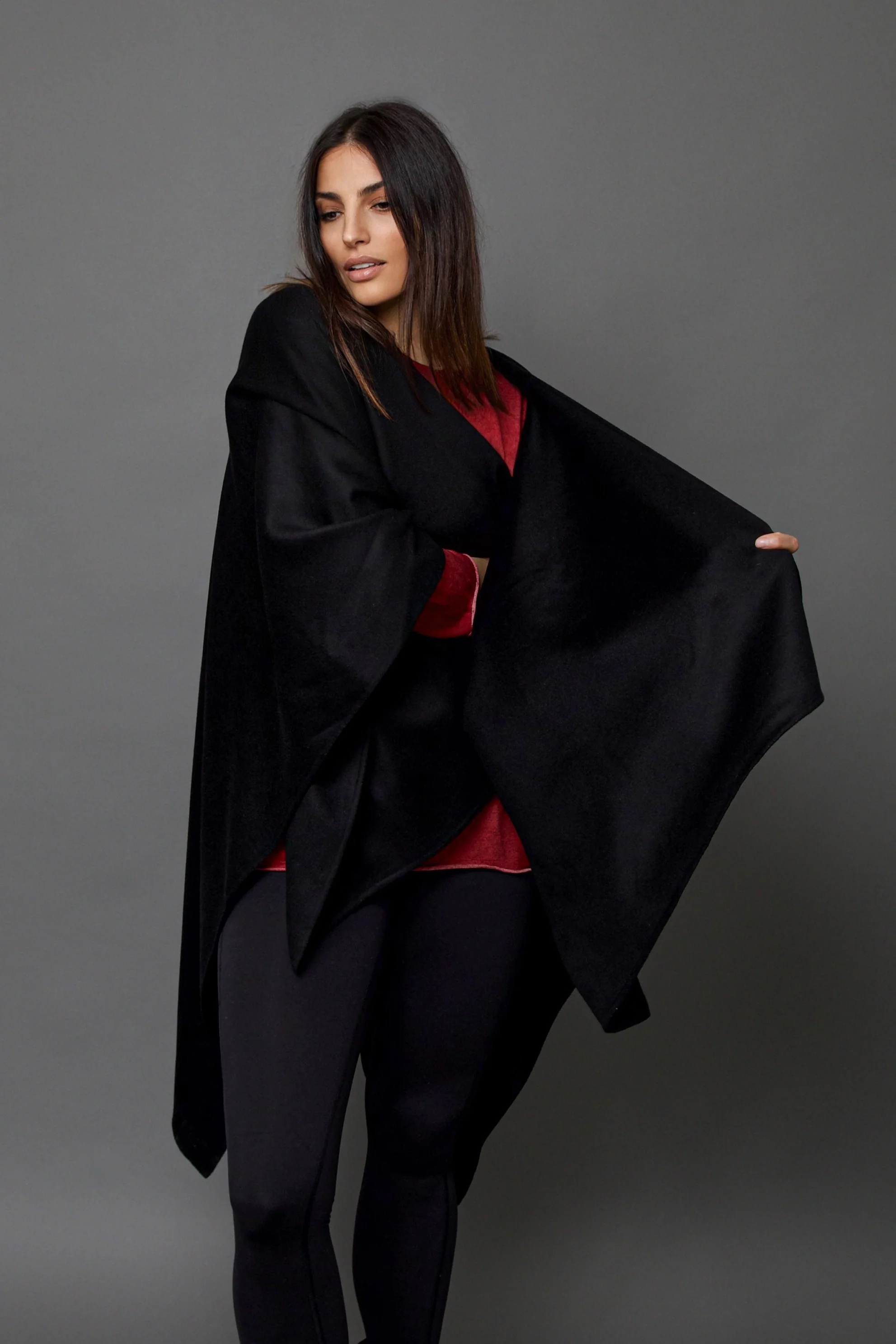 ALPINE CAPE IN PURE CASHMERE - Image 10