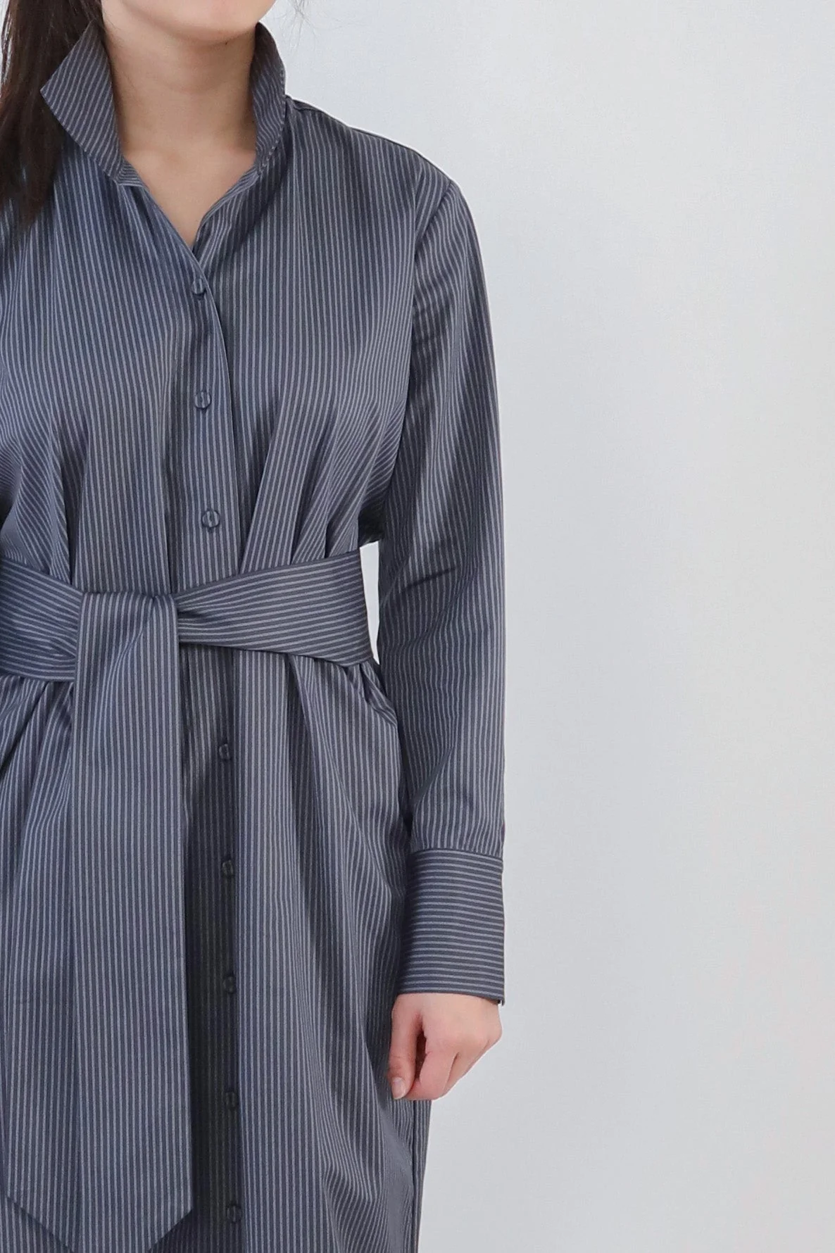SHIRTDRESS IN PREMIUM ITALIAN COTTON DARK GREY STRIPE - Image 5