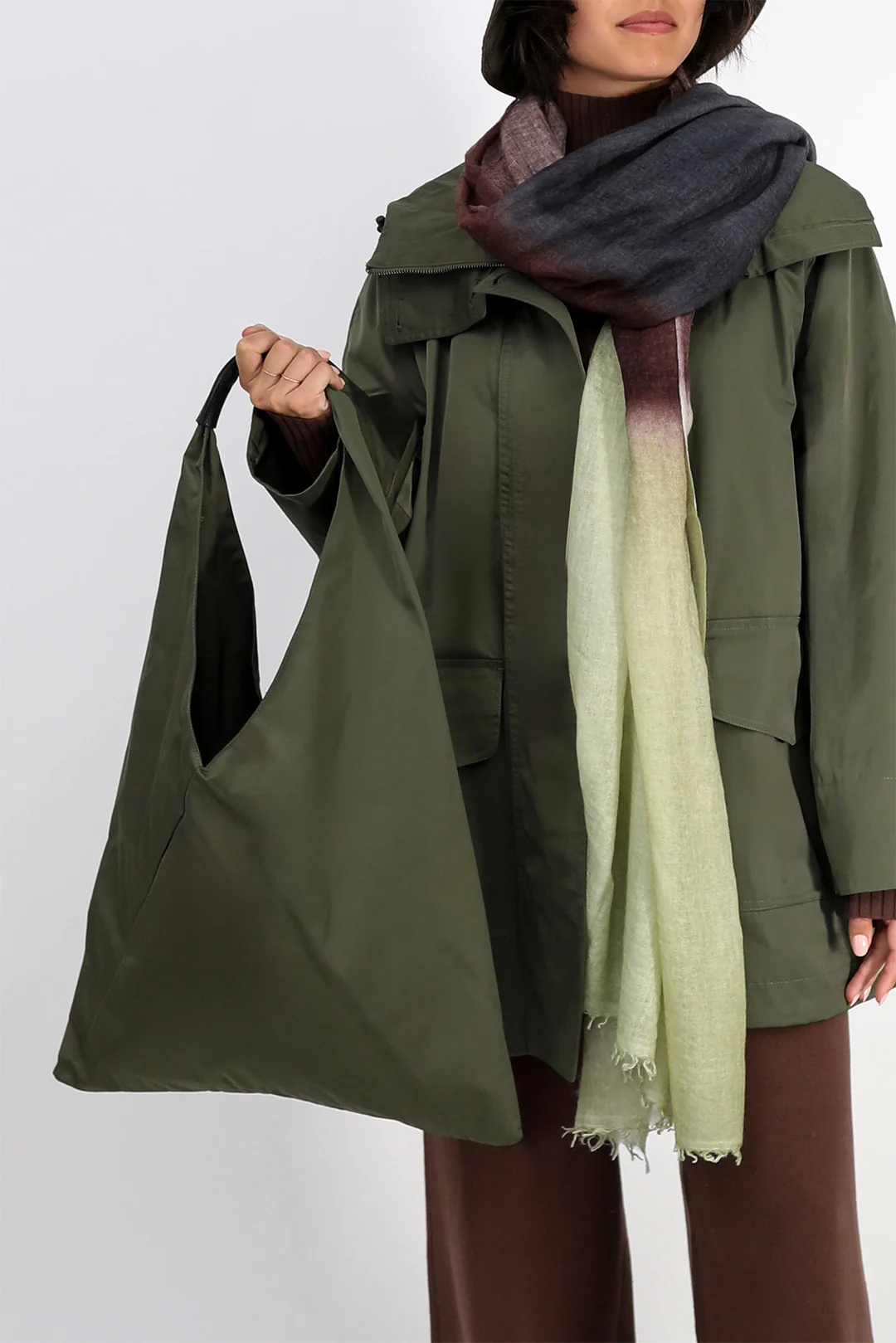 RAINPROOF GALLERY TOTE - Image 4