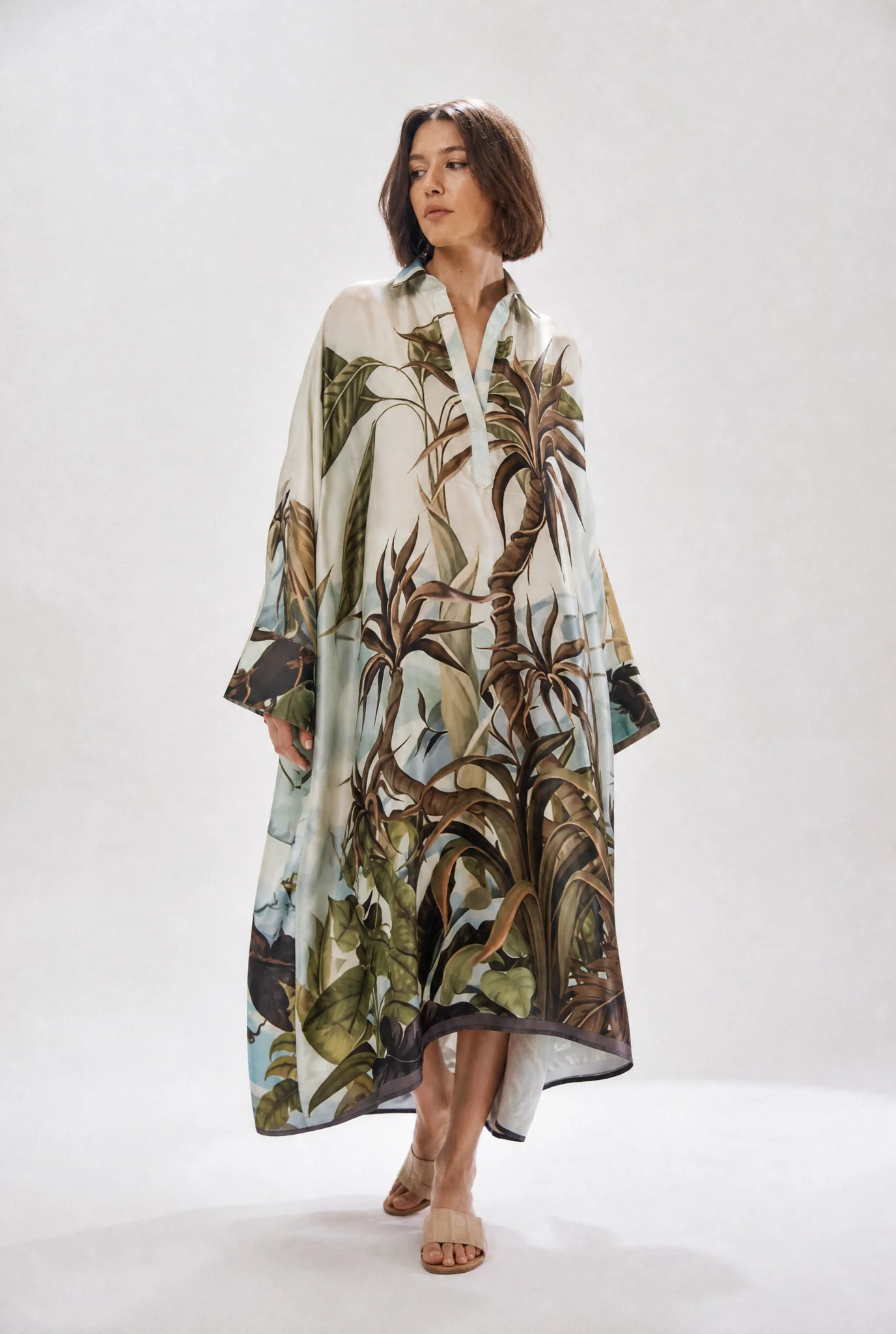 KONA KAFTAN IN SILK TWILL NATURAL PALMS