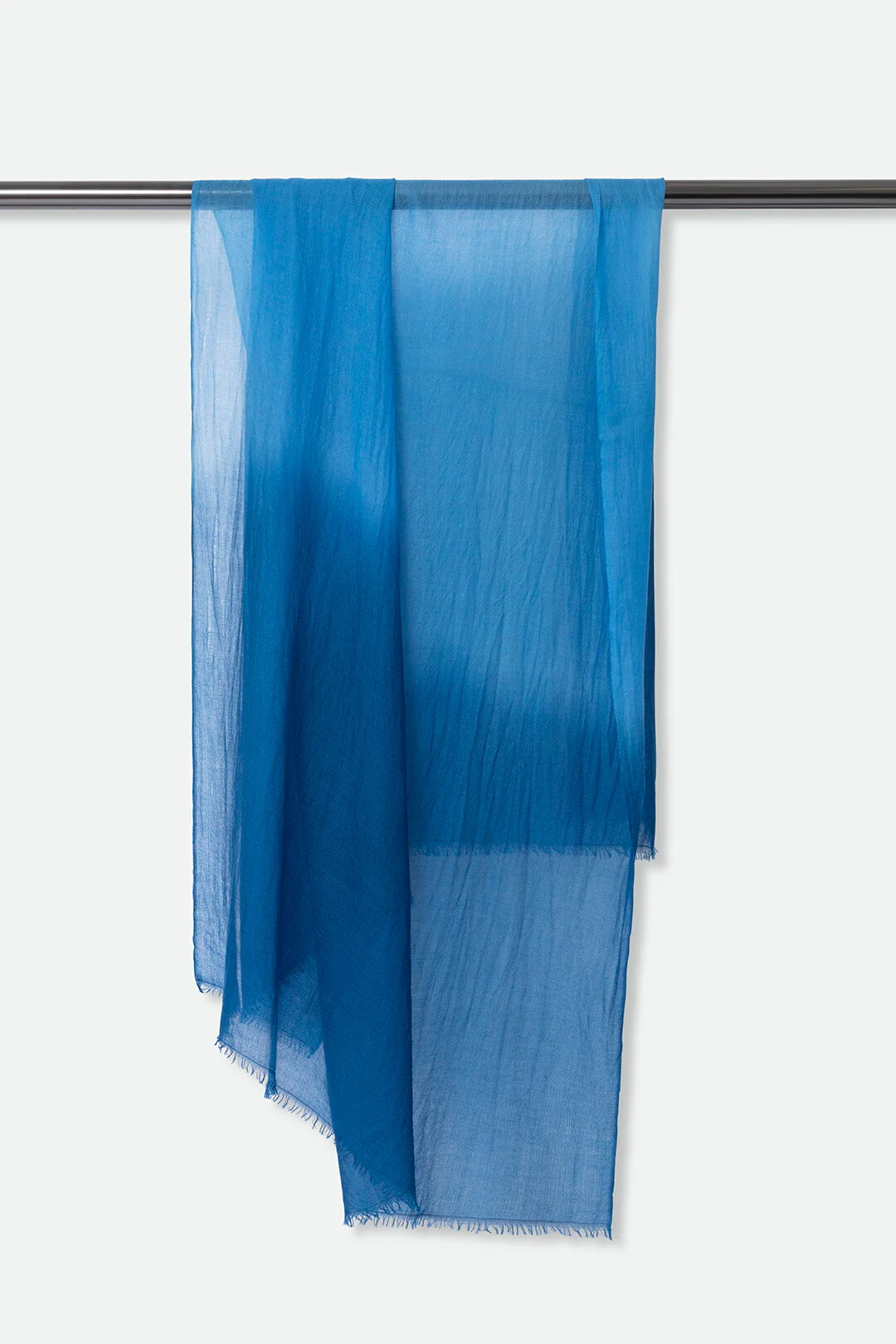 AZURRO LIGHTWEIGHT SCARF IN HAND DYED CASHMERE - Image 3
