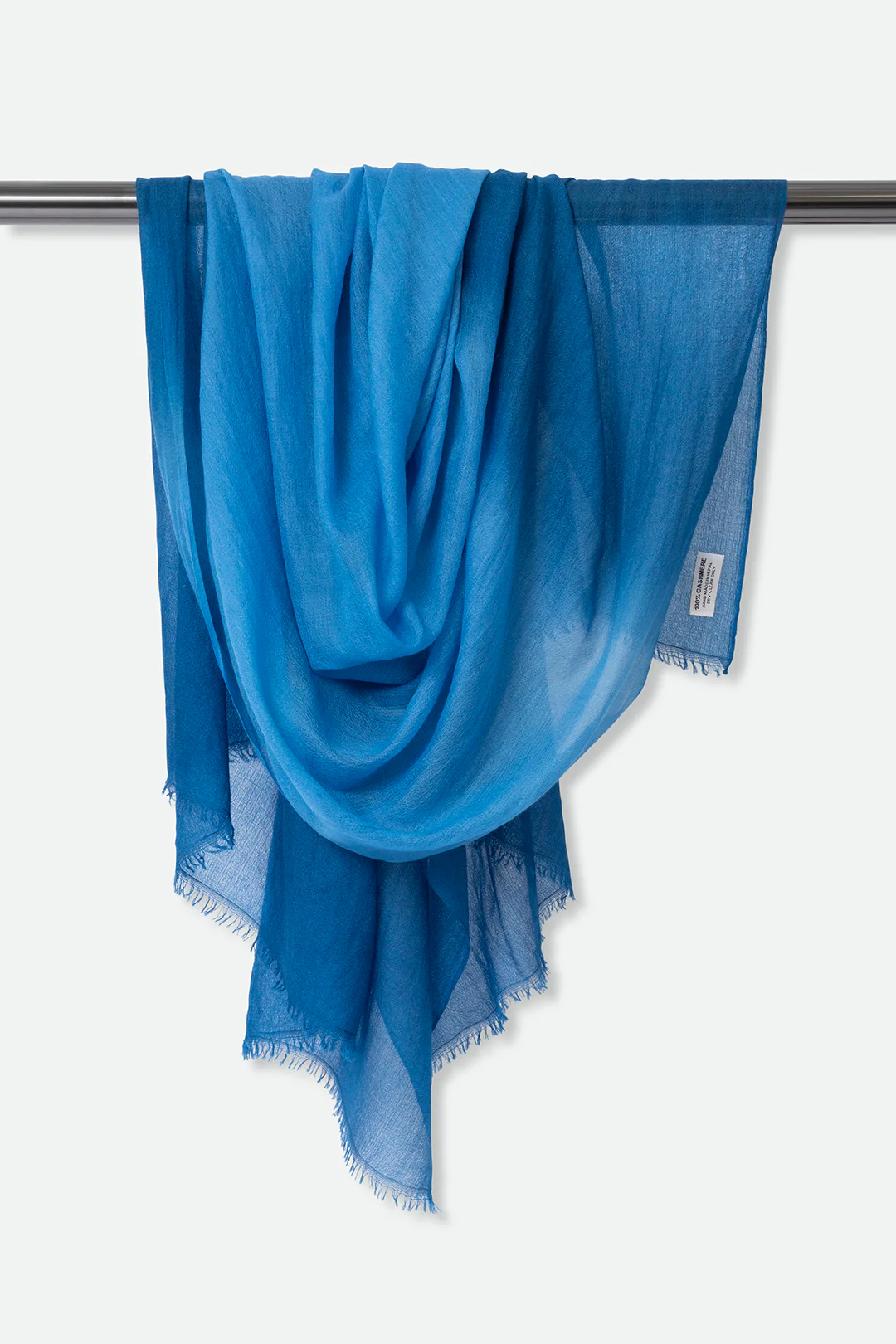 AZURRO LIGHTWEIGHT SCARF IN HAND DYED CASHMERE - Image 4