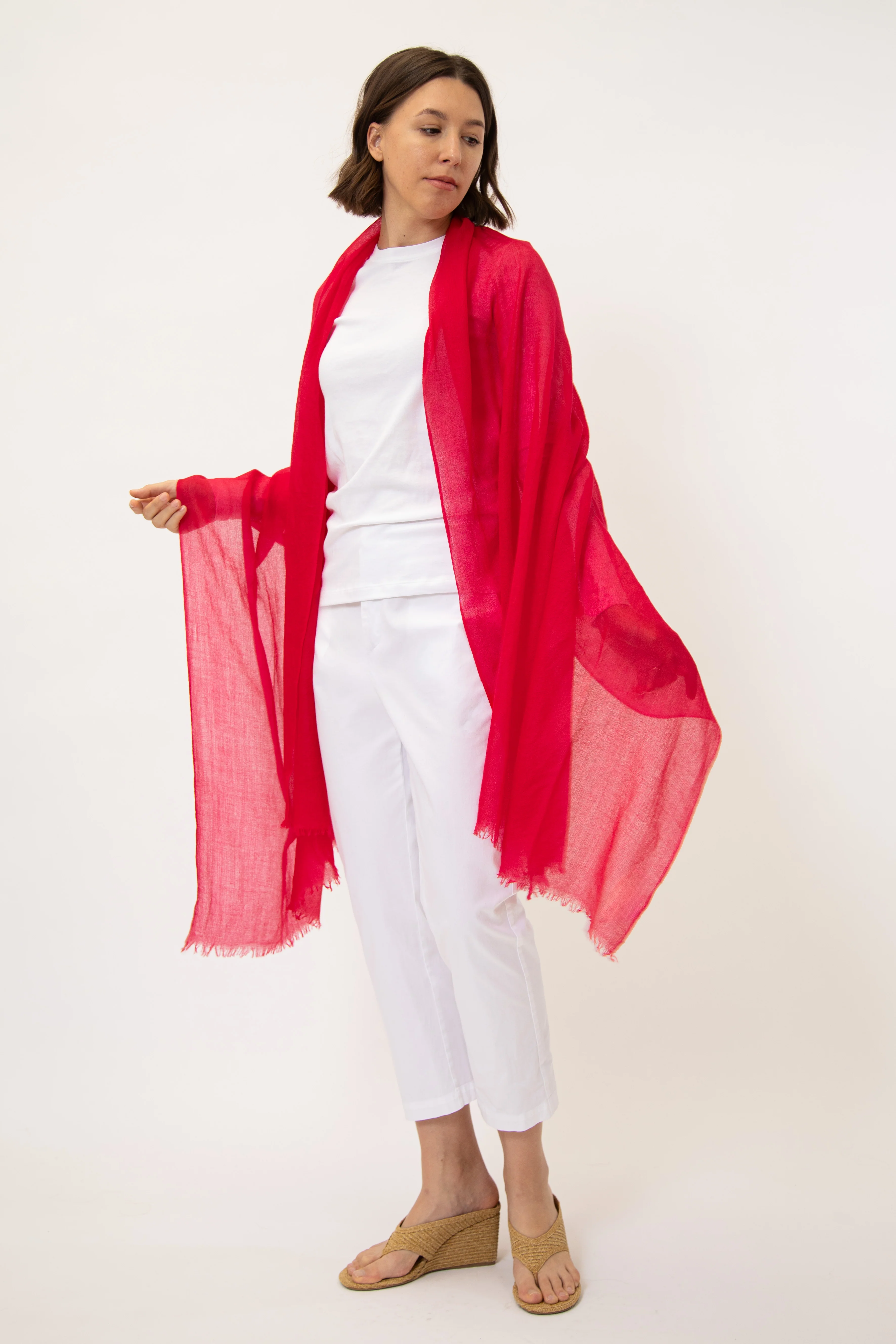 PINK RASPBERRY LIGHTWEIGHT SCARF IN HAND DYED CASHMERE