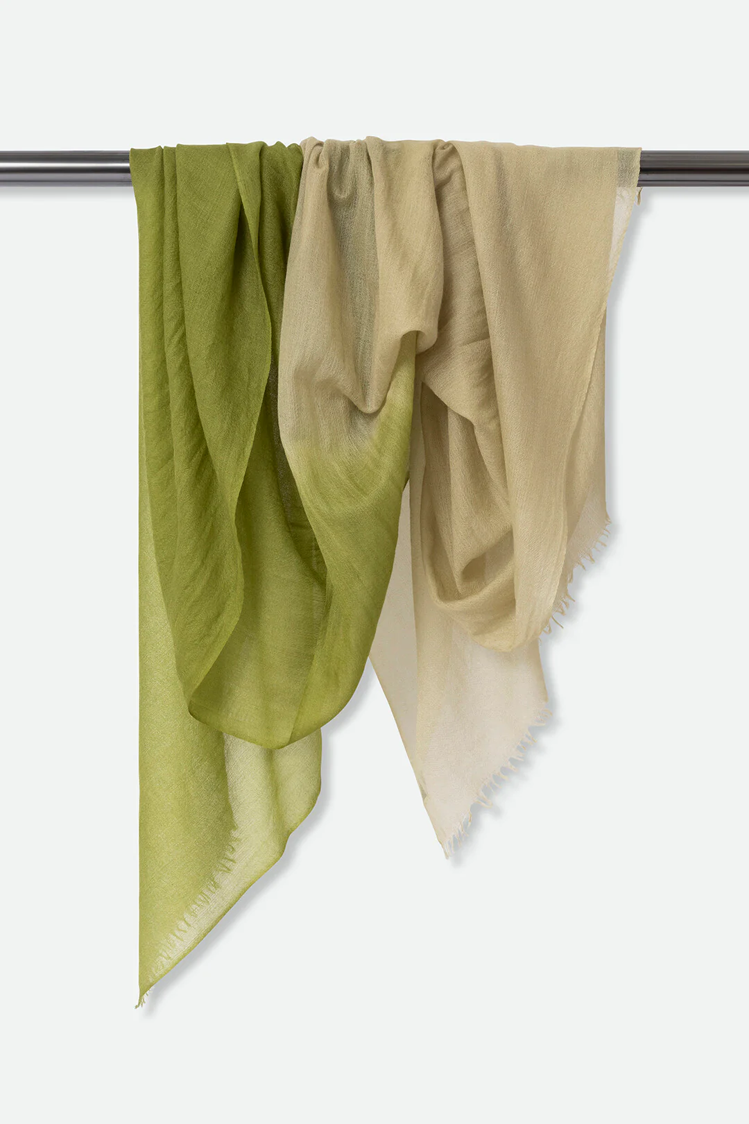 VERDE ARMY LIGHTWEIGHT SCARF IN HAND DYED CASHMERE - Image 4