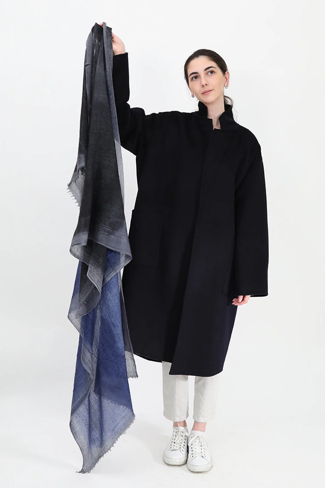 MIDNIGHT CHARCOAL SCARF IN HAND DYED CASHMERE - Image 3