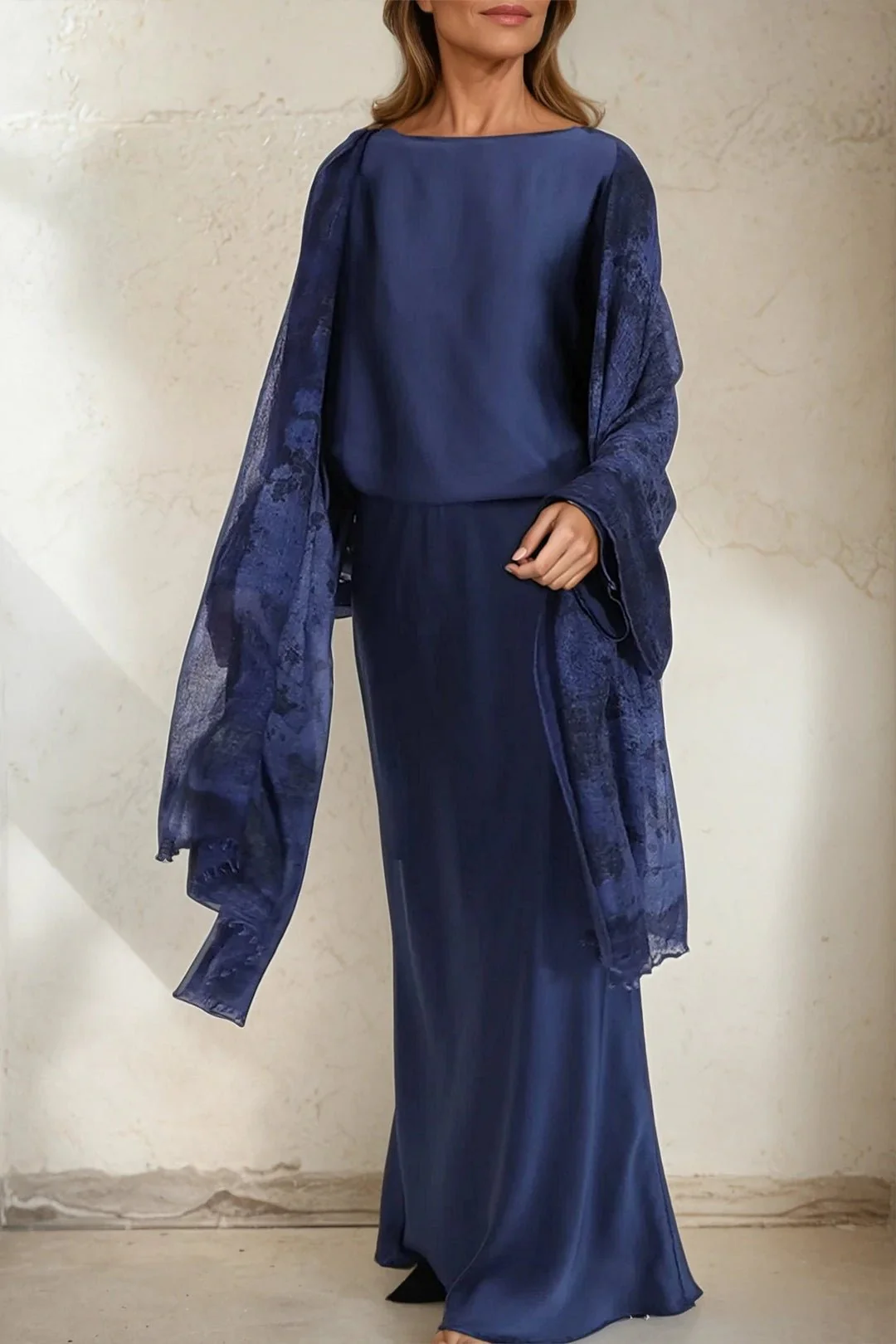 MIDNIGHT NAVY SCARF IN HAND DYED CASHMERE - Image 2