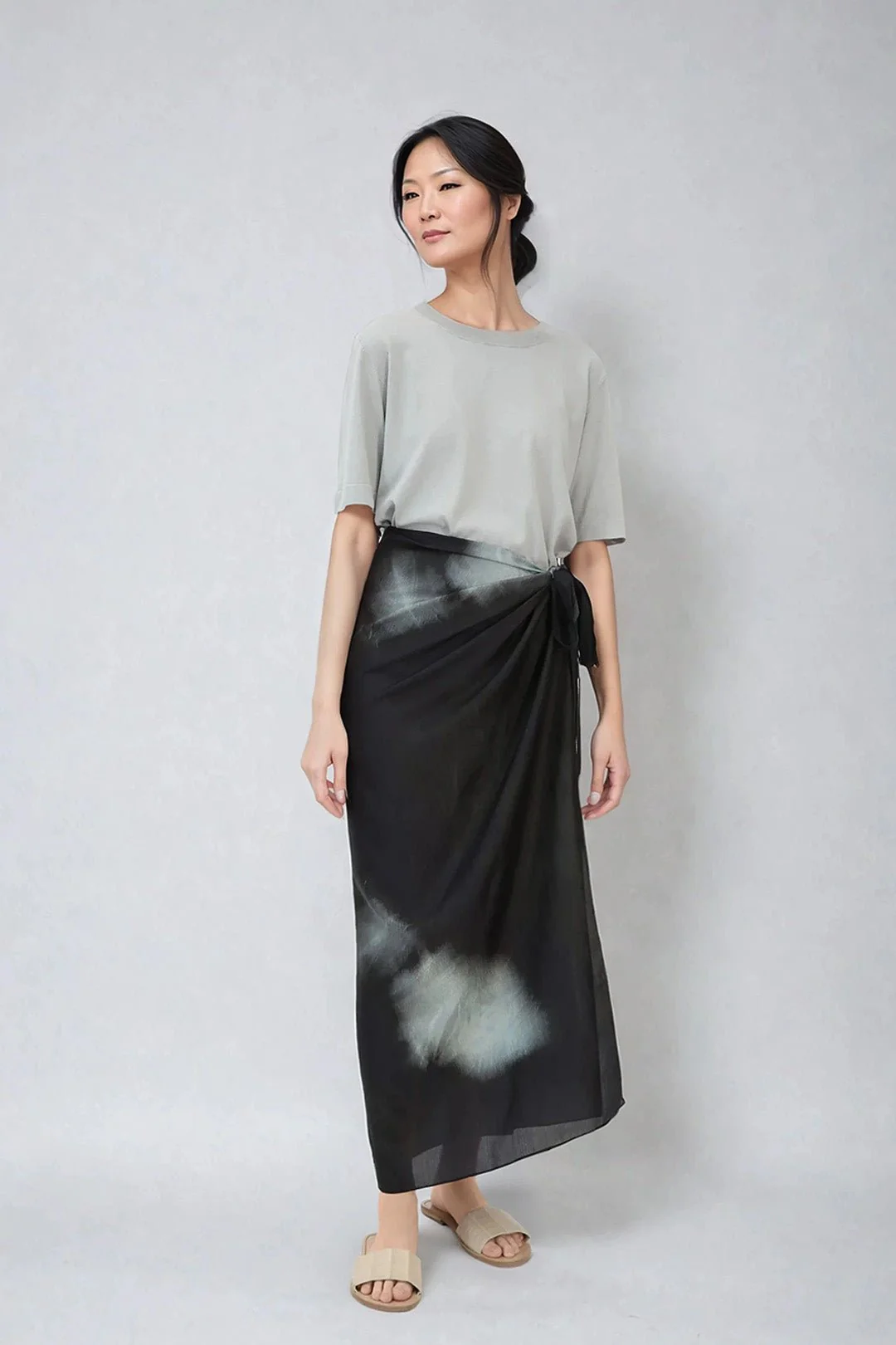 PAREO SKIRT IN HAND-DYED SILK IN NIGHT SHADOW