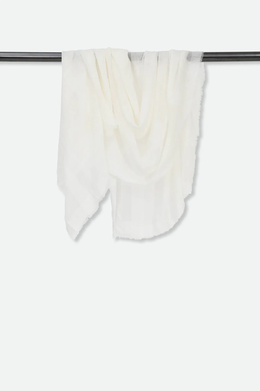 WOVEN WHITE SCARF IN NEPALESE CASHMERE - Image 2