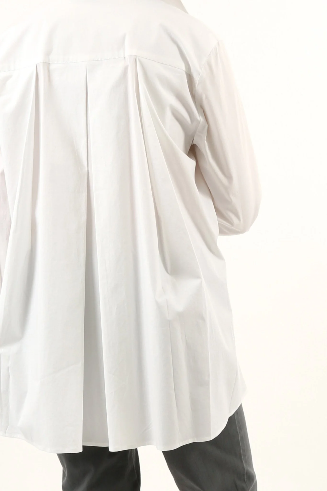SCOUT PLEAT BACK SHIRT IN COTTON IVORY - Image 2