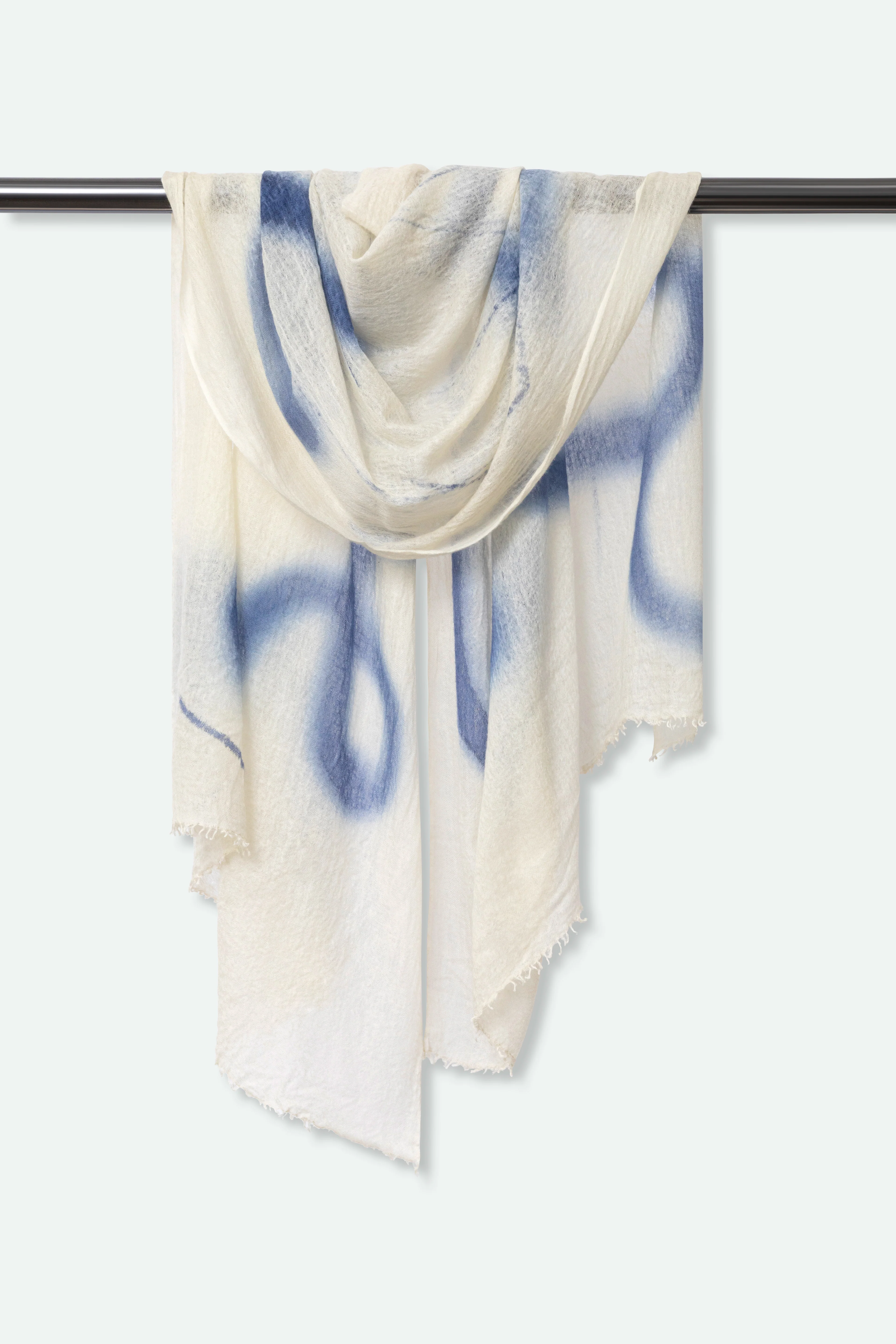 SCARABOCCHIO BLU SCARF IN HAND DYED CASHMERE - Image 4