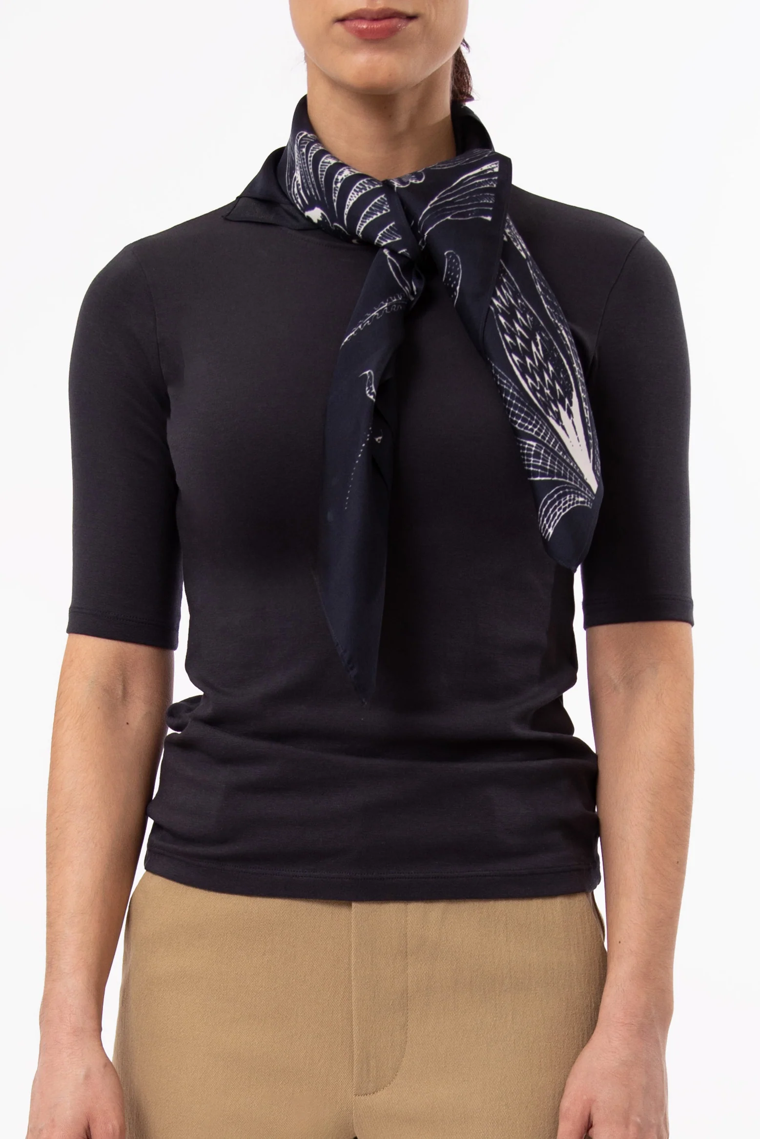SILK TWILL SQUARE SCARF IN PAISLEY BLEU MARINE - Image 2