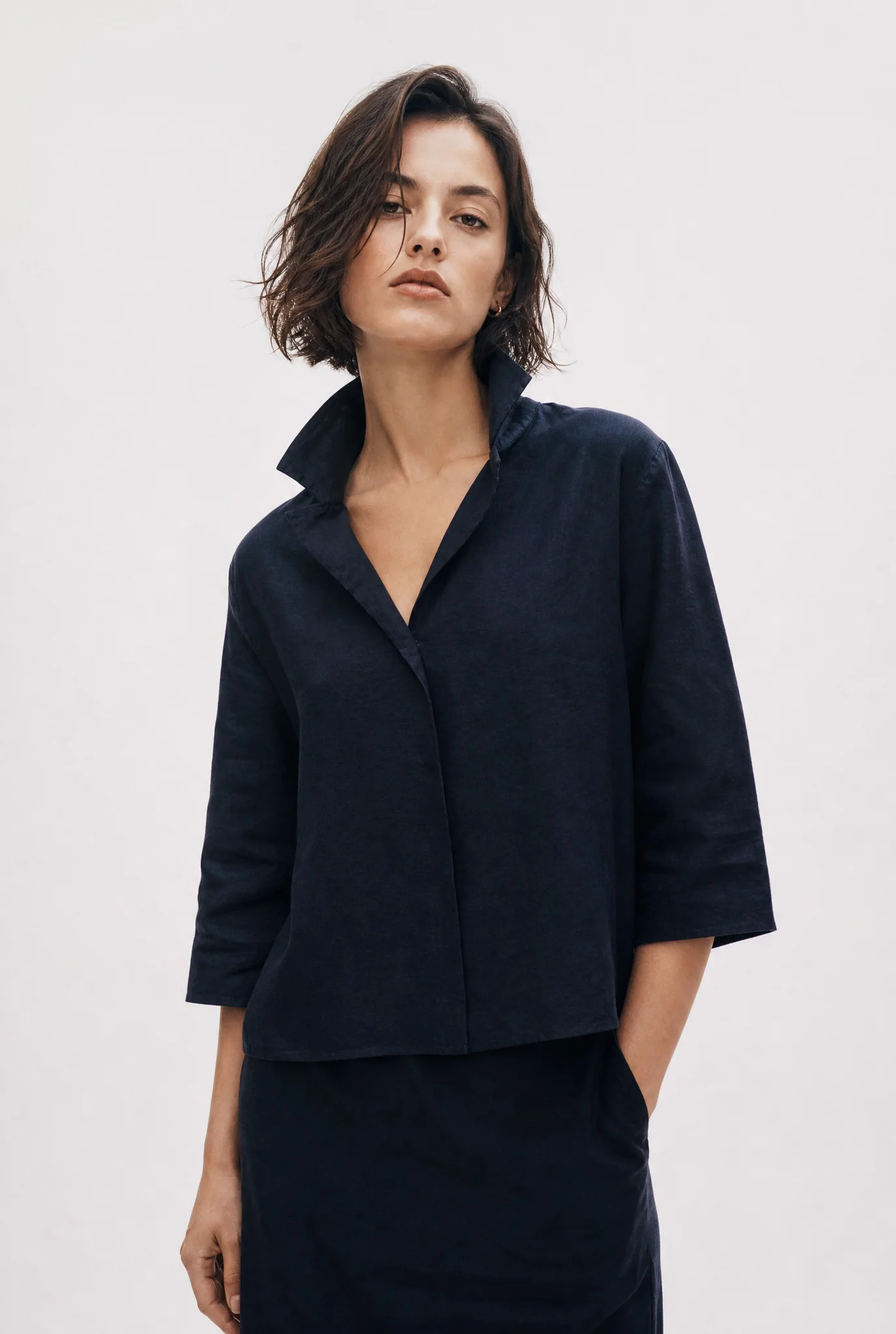 SORELLA SHIRT IN ITALIAN LINEN STRETCH - Image 12