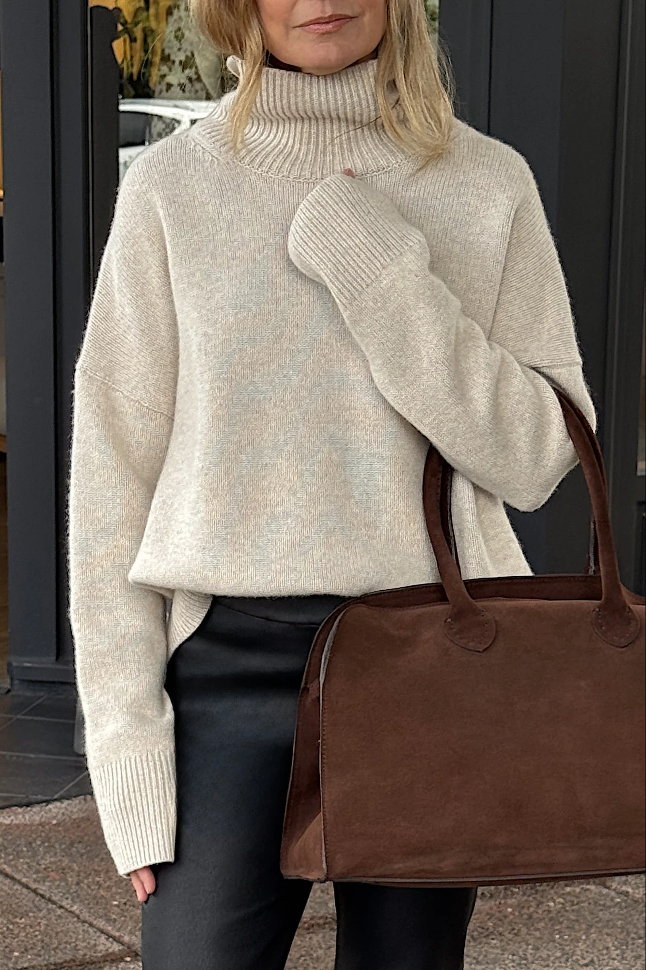 THEIA TURTLENECK IN CASHMERE YAK & MERINO - Image 9