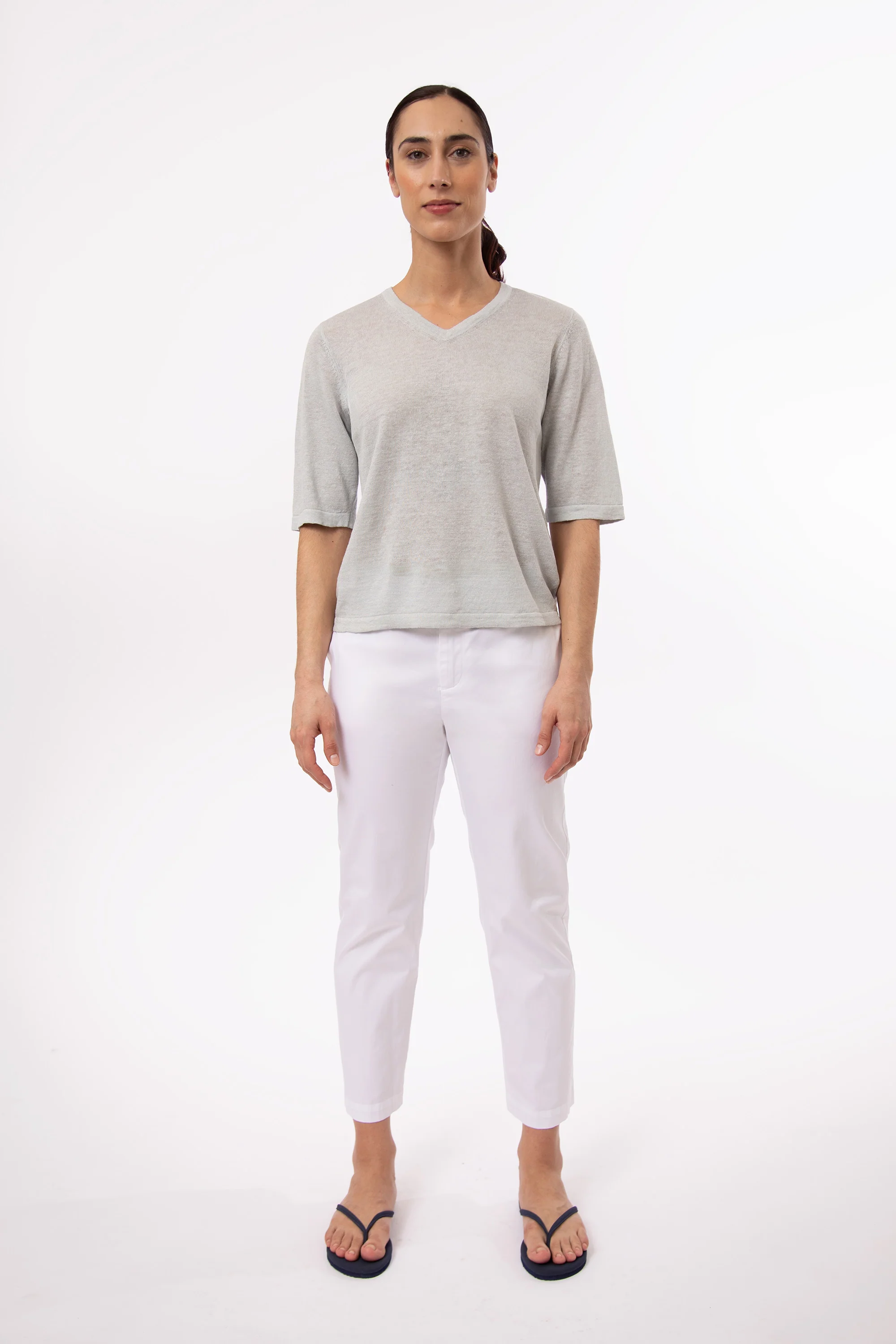VERO V-NECK IN FINE GAUGE ITALIAN LINEN KNIT - Image 15