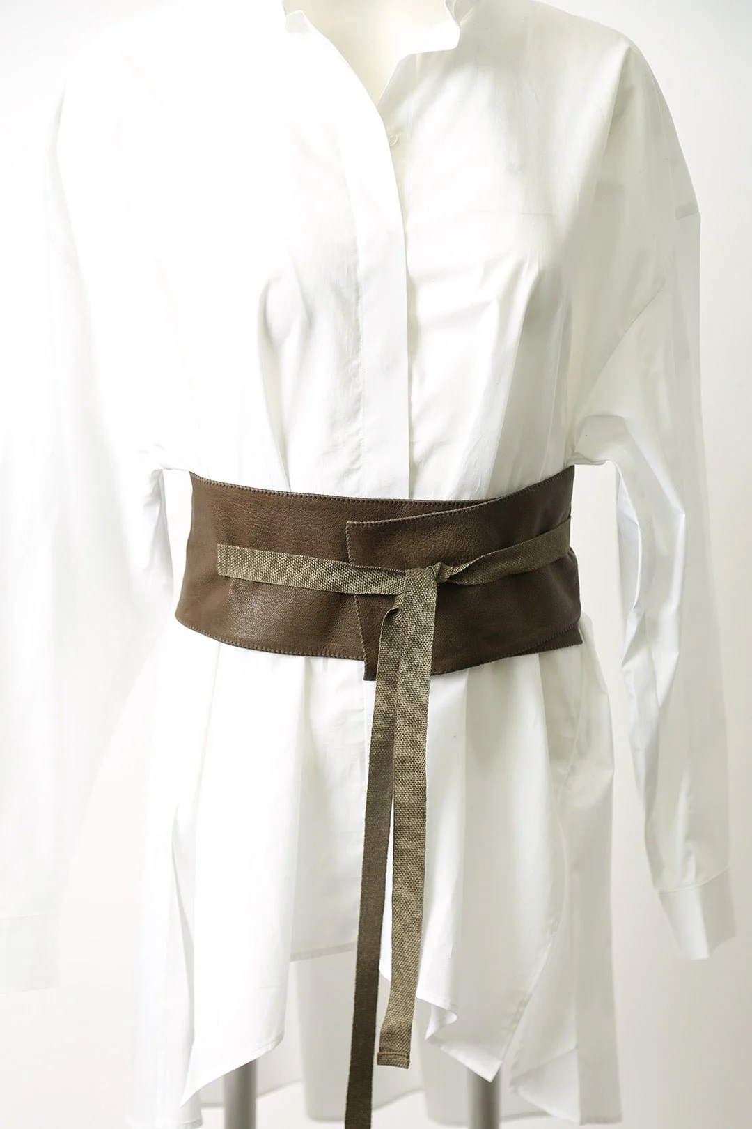 APIRO TIE FRONT KIMONO BELT IN LEATHER - Image 4