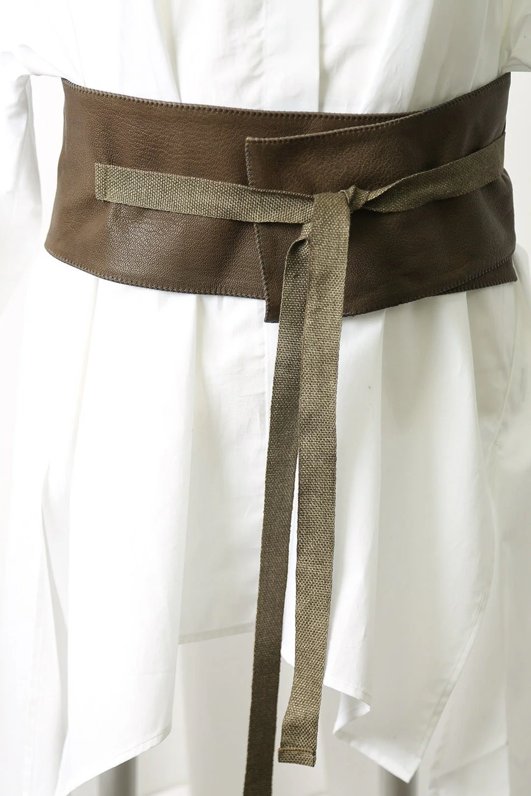 APIRO TIE FRONT KIMONO BELT IN LEATHER - Image 7